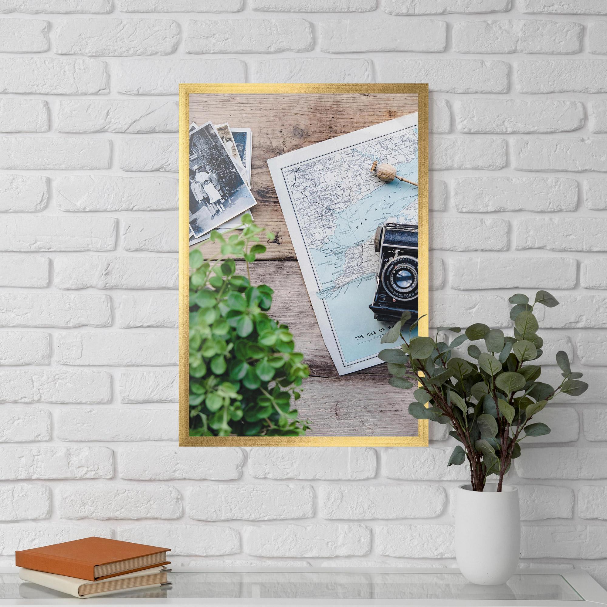 Keretezett Poszter Camera Map mockup 5