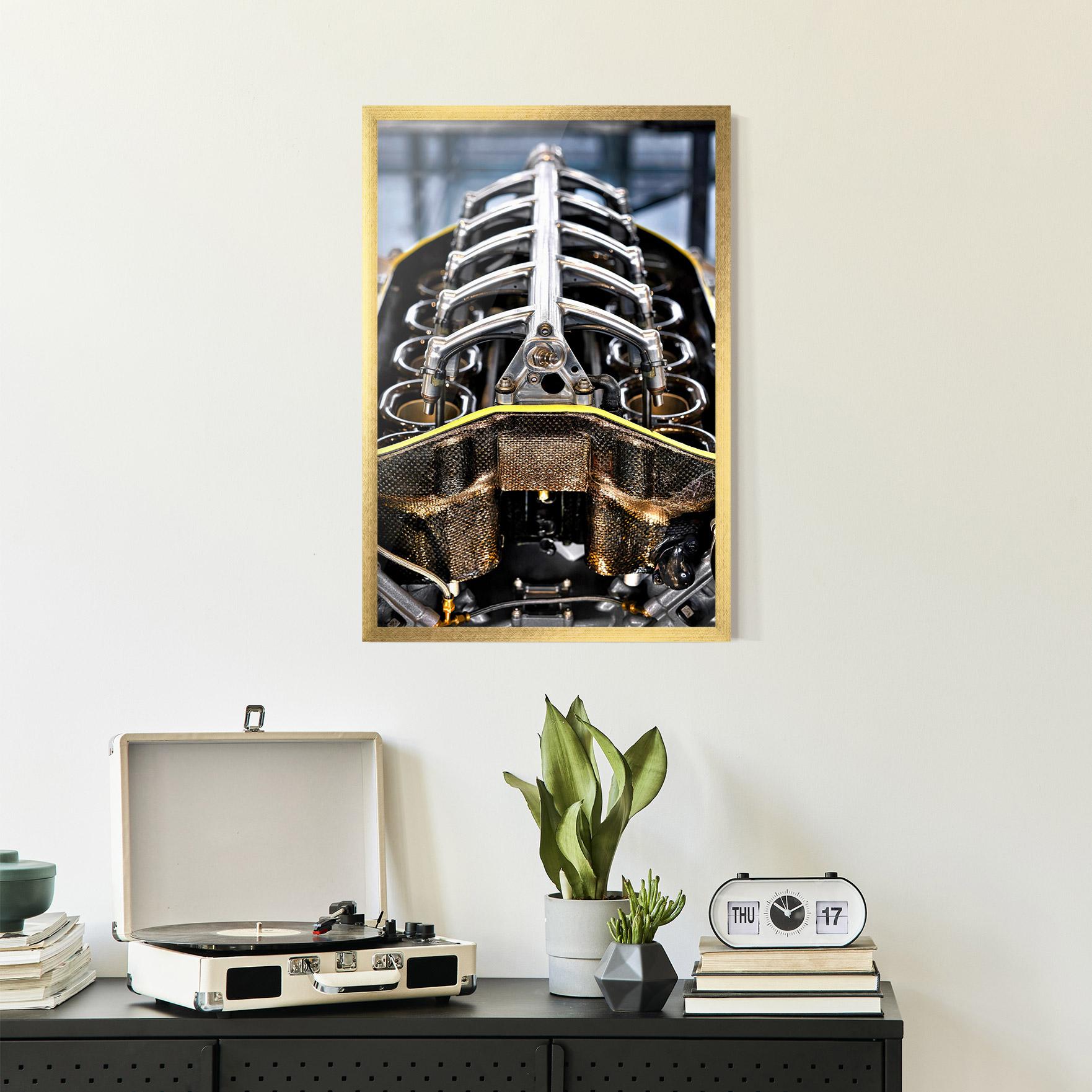 Keretezett Poszter Engine mockup 2