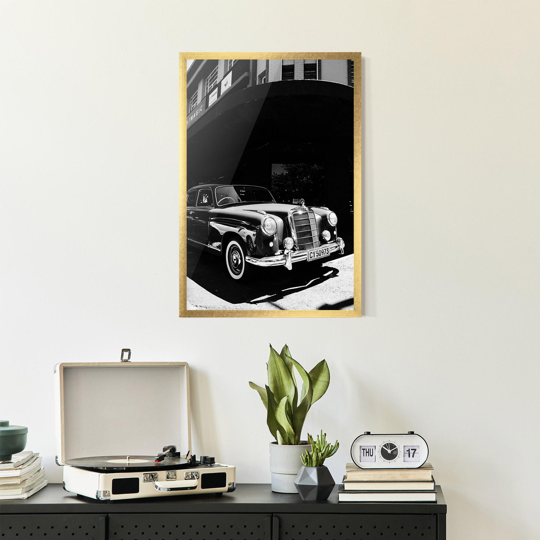 Keretezett Poszter Old Black Car mockup 2