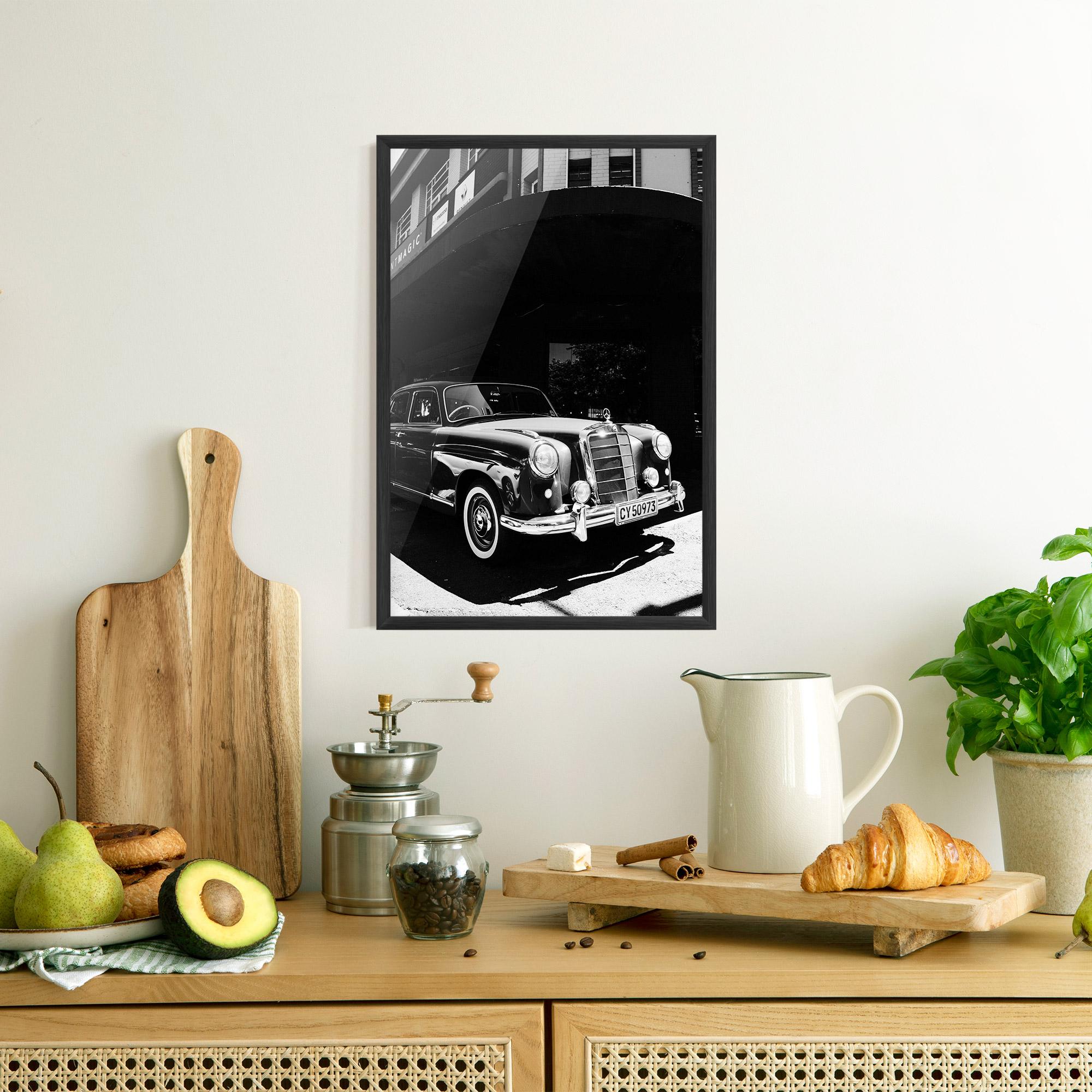 Keretezett Poszter Old Black Car mockup 8