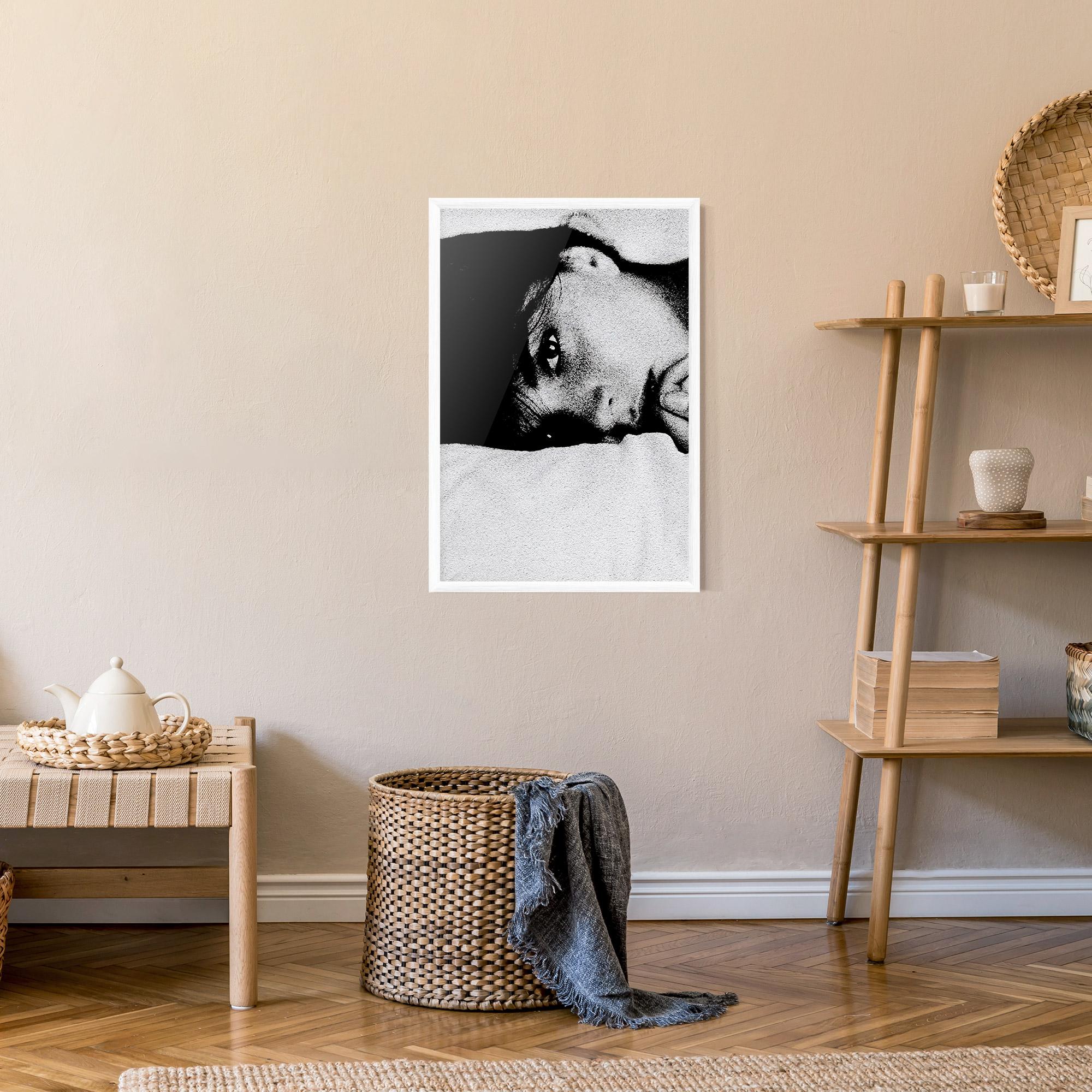 Keretezett Poszter Eye Contact mockup 9