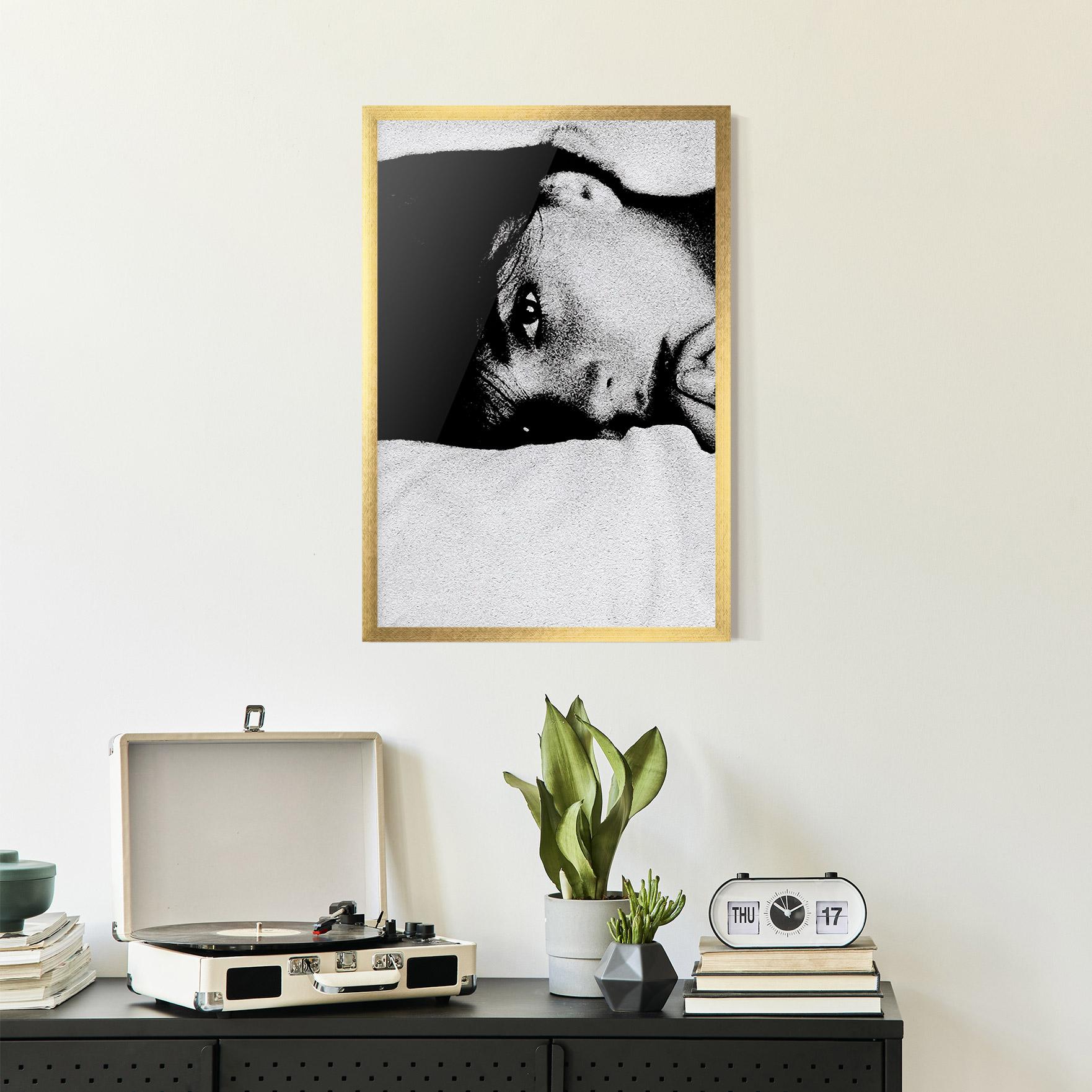 Keretezett Poszter Eye Contact mockup 2