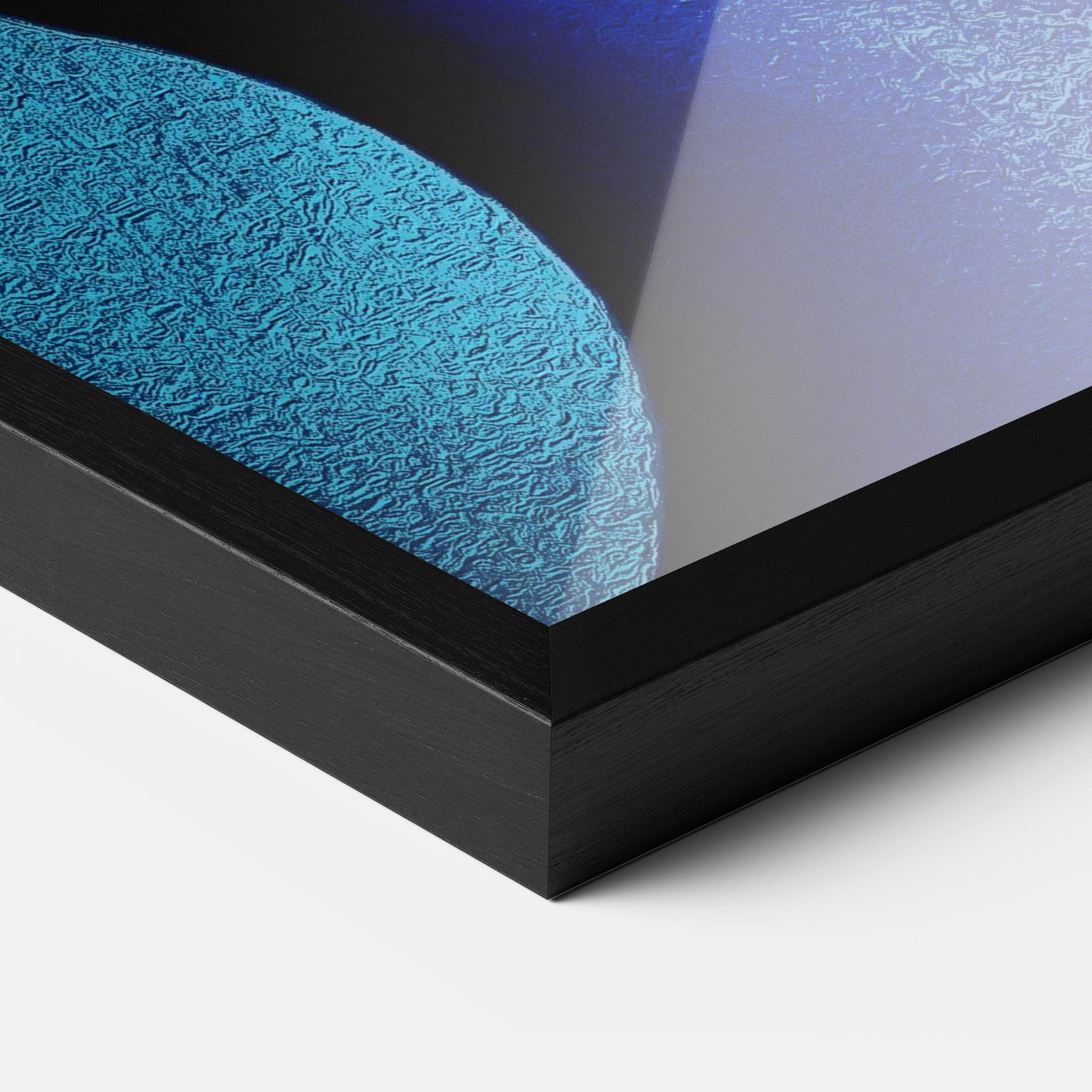 Keretezett Poszter Blue White Face Art mockup 3