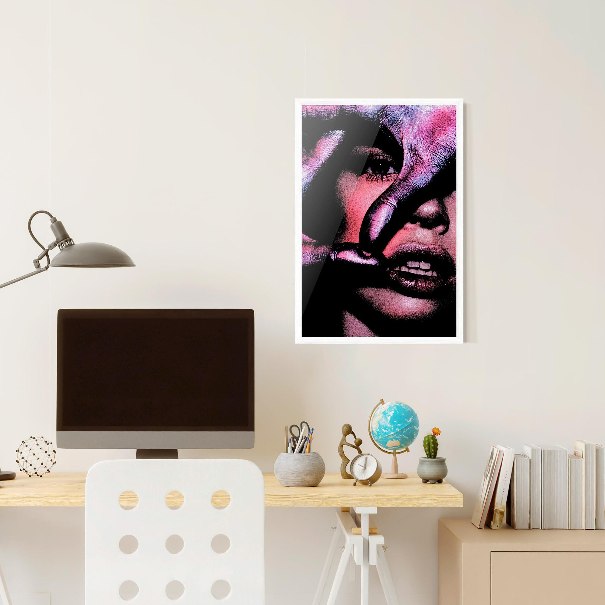 Keretezett Poszter Purple Glitter Hand mockup 6