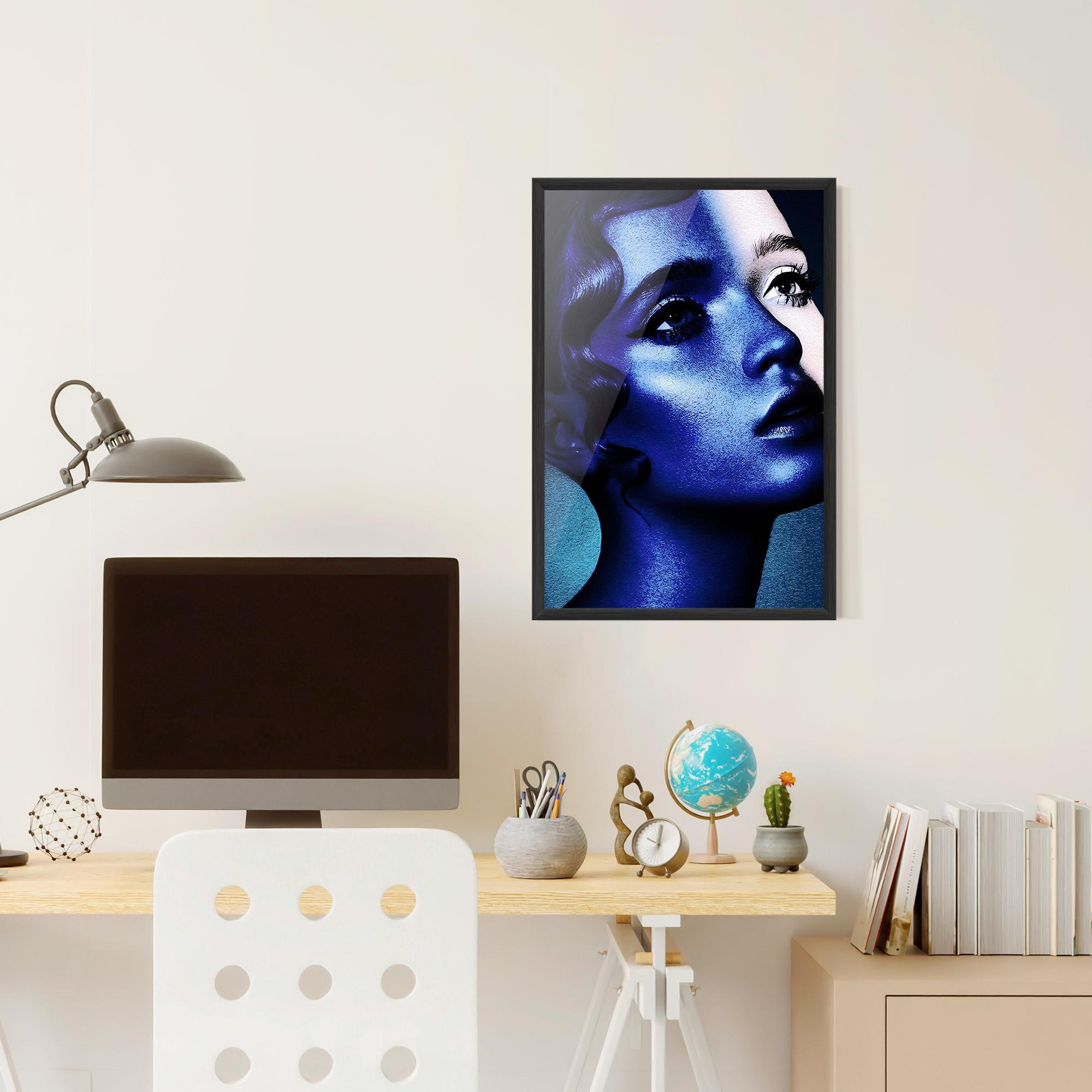 Keretezett Poszter Blue White Face Art mockup 6