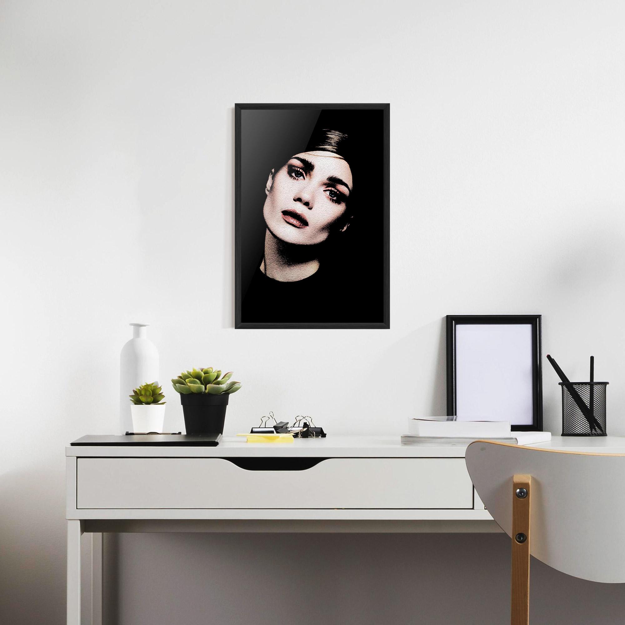 Keretezett Poszter Blue Eyes Lady mockup 7