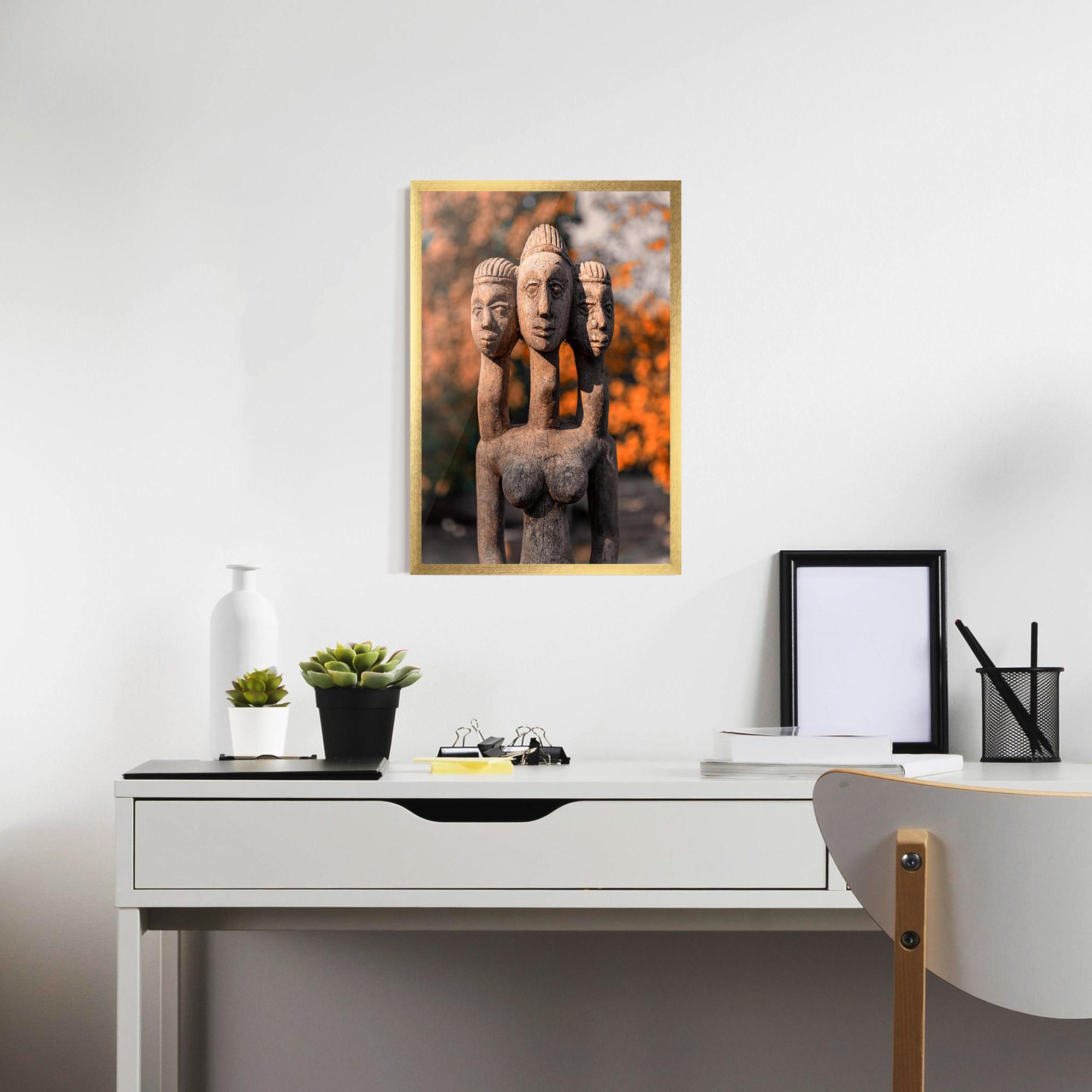 Keretezett Poszter Three Heads Statue mockup 7