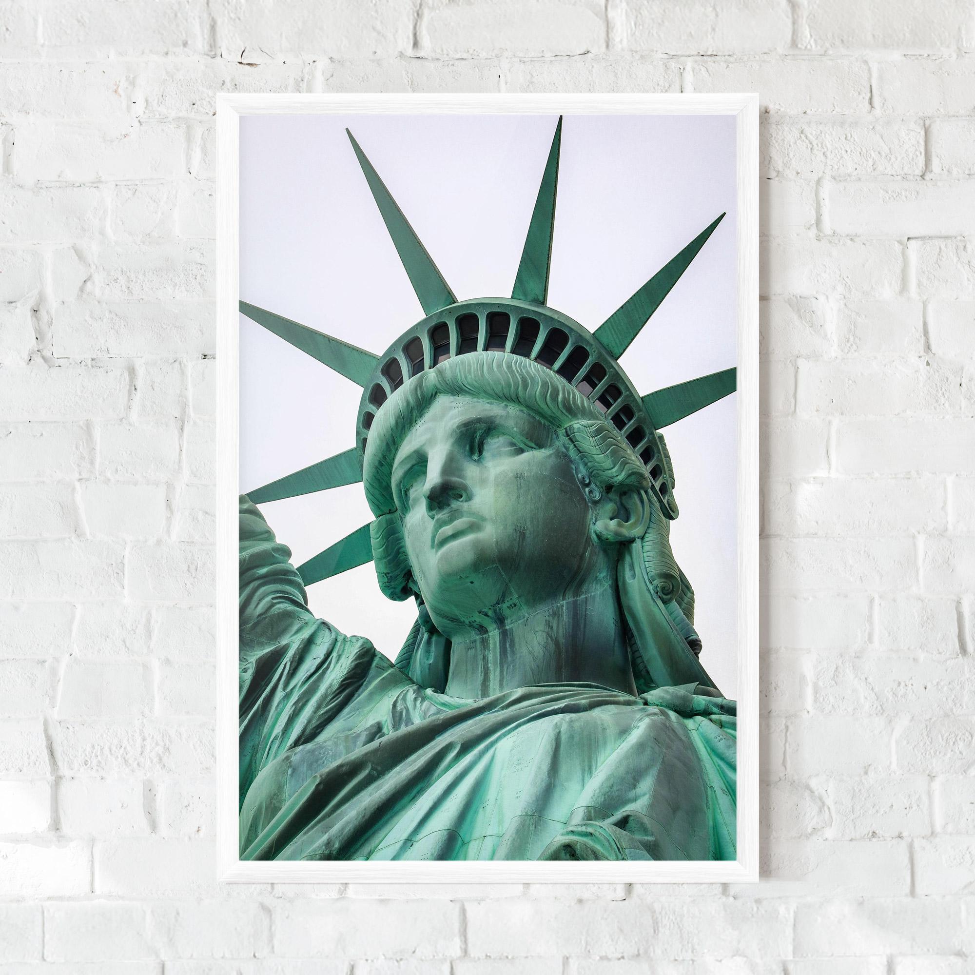 Keretezett Poszter Statue Of Liberty Head mockup 0