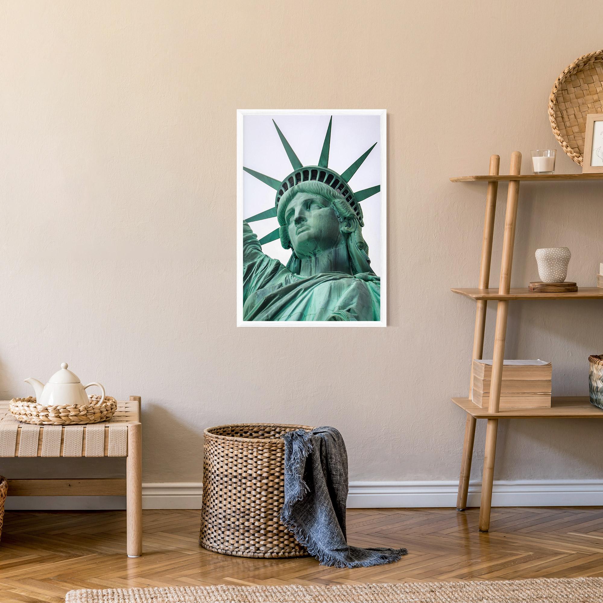 Keretezett Poszter Statue Of Liberty Head mockup 9