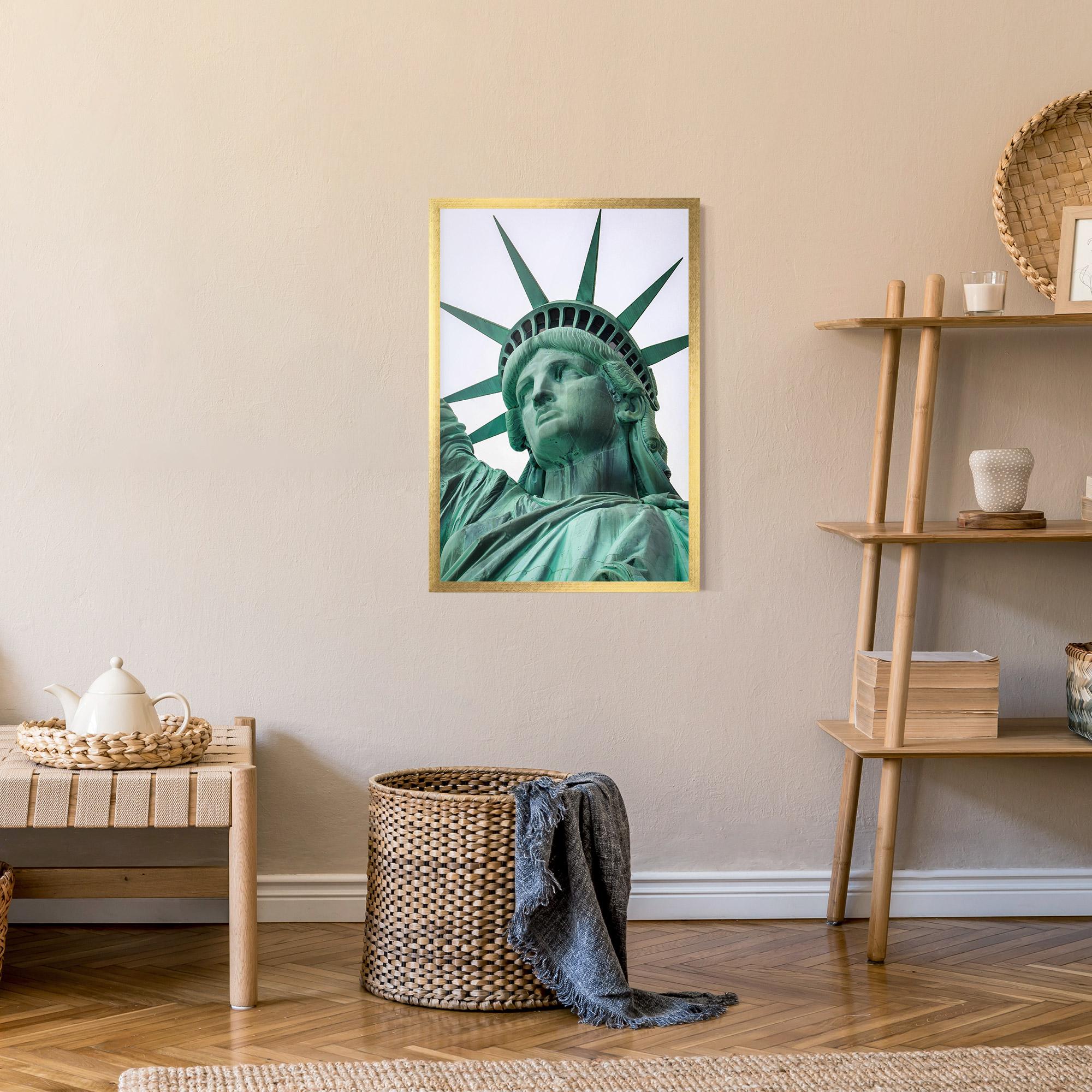 Keretezett Poszter Statue Of Liberty Head mockup 9