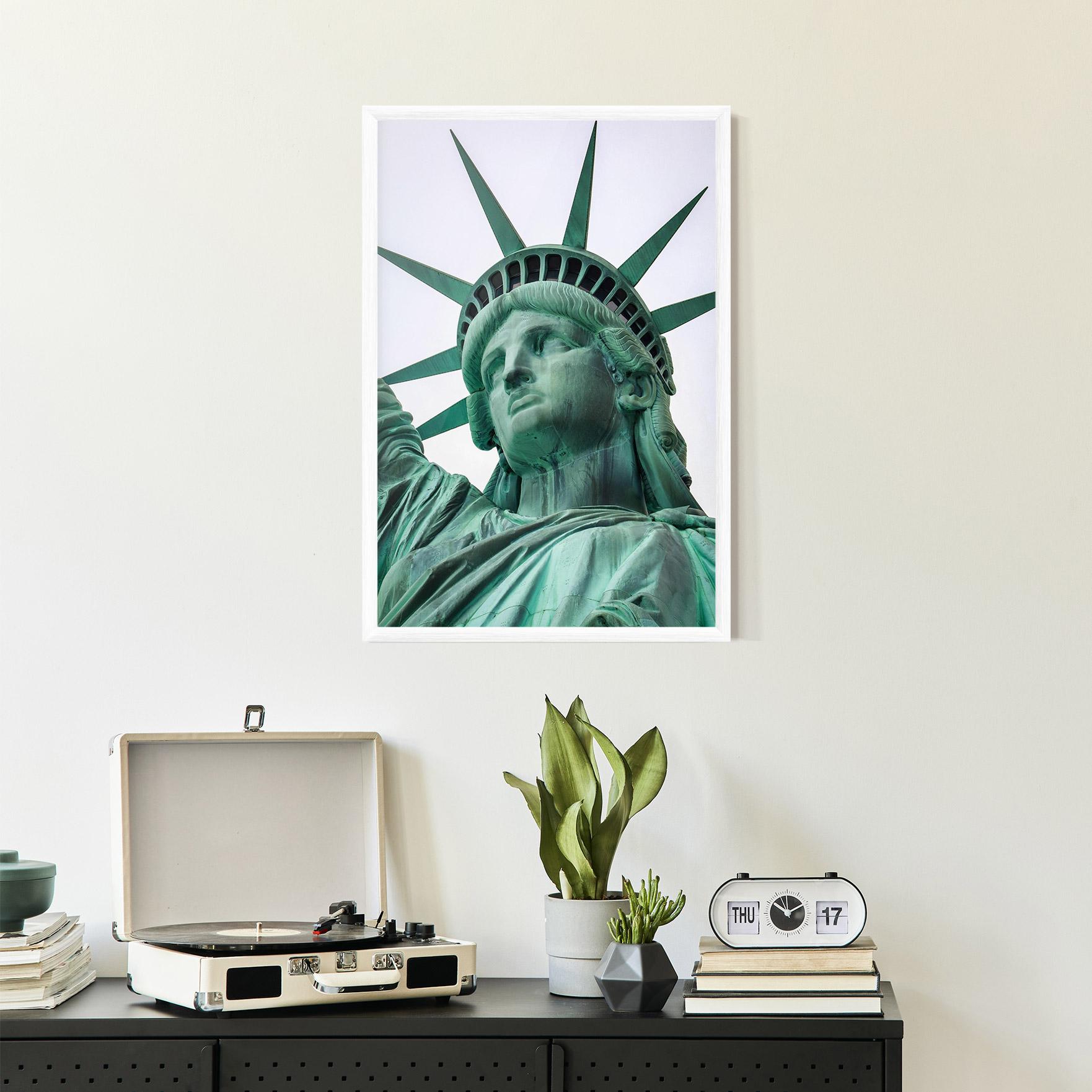 Keretezett Poszter Statue Of Liberty Head mockup 2