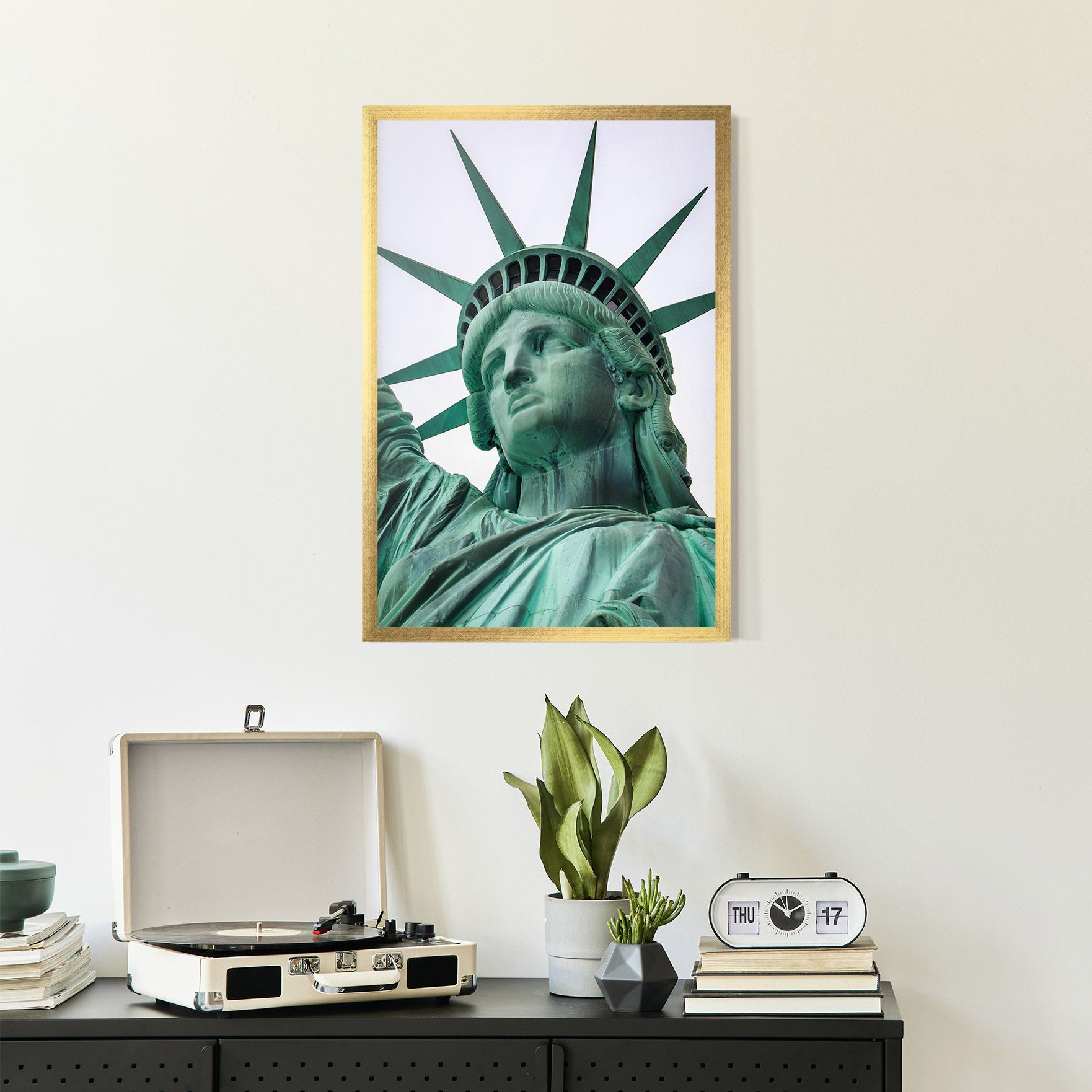 Statue Of Liberty Head mockup 2