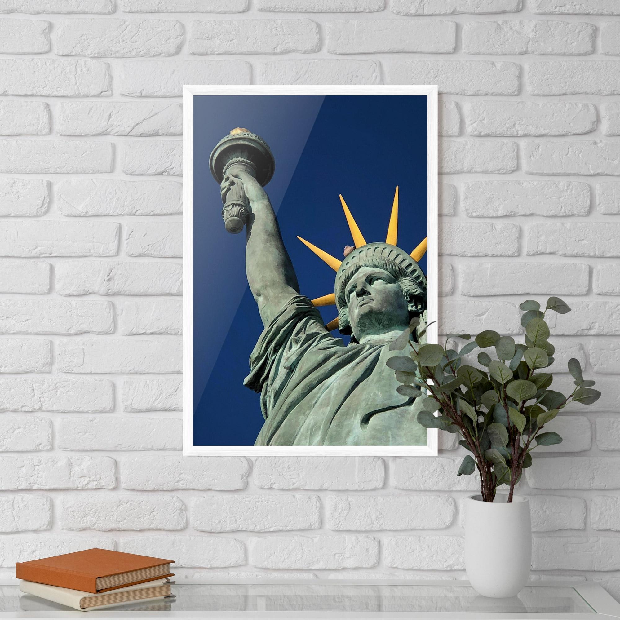 Keretezett Poszter Statue Of Liberty mockup 5