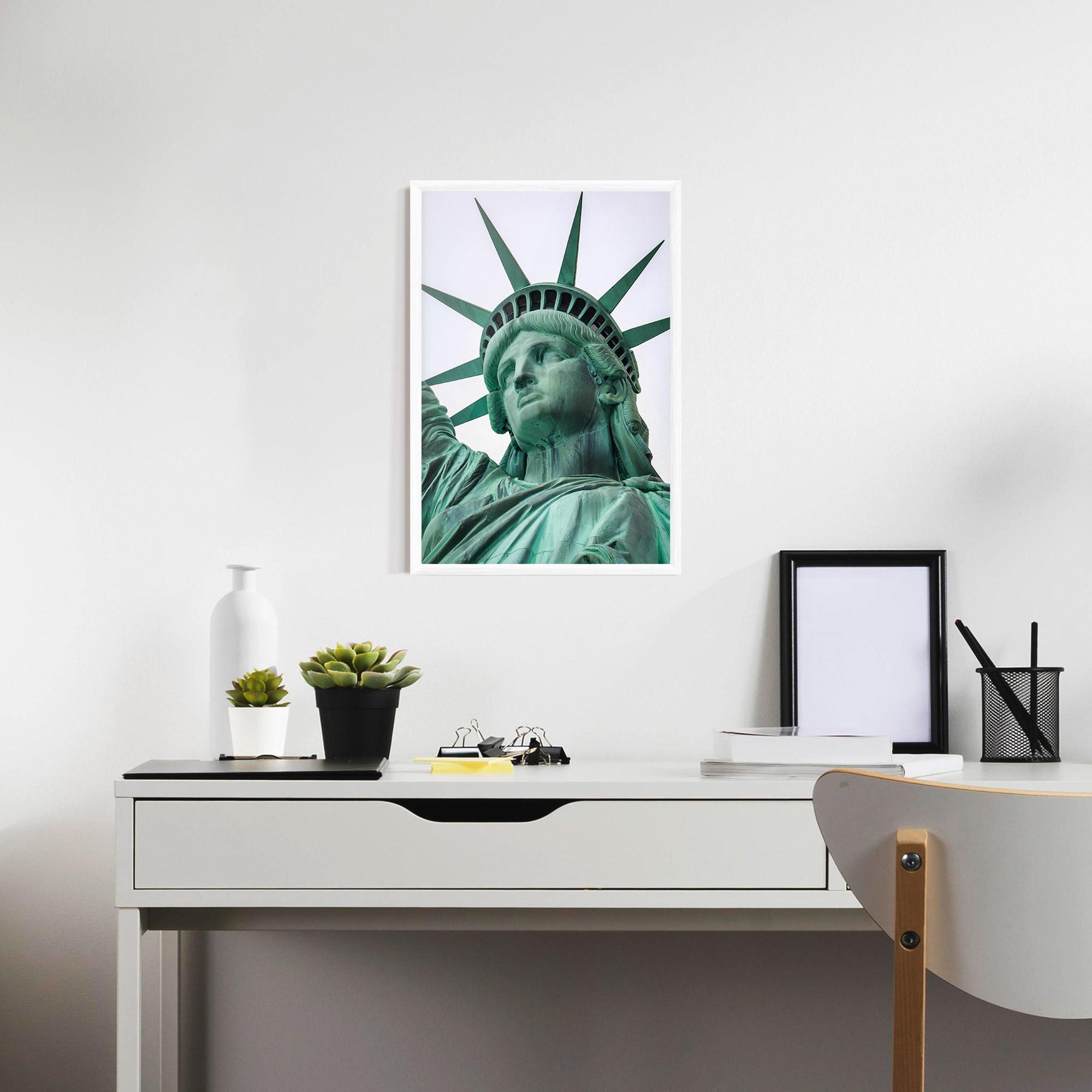 Keretezett Poszter Statue Of Liberty Head mockup 7