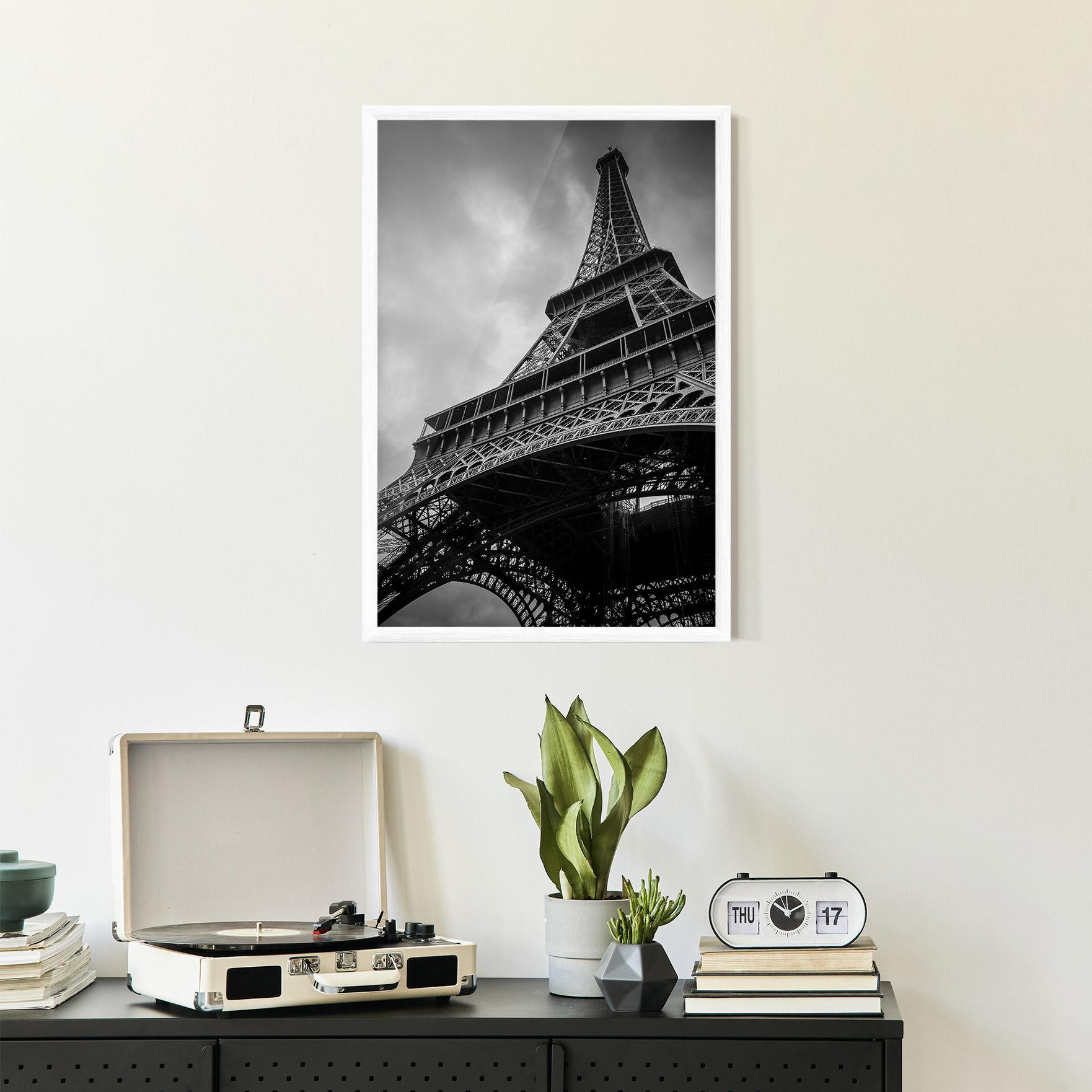 Keretezett Poszter Eiffel Grey Tower mockup 2