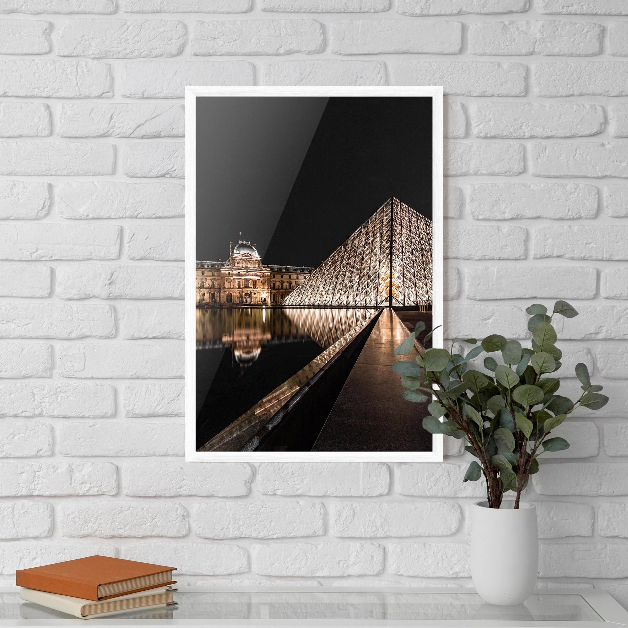 Keretezett Poszter Louvre Night mockup 5