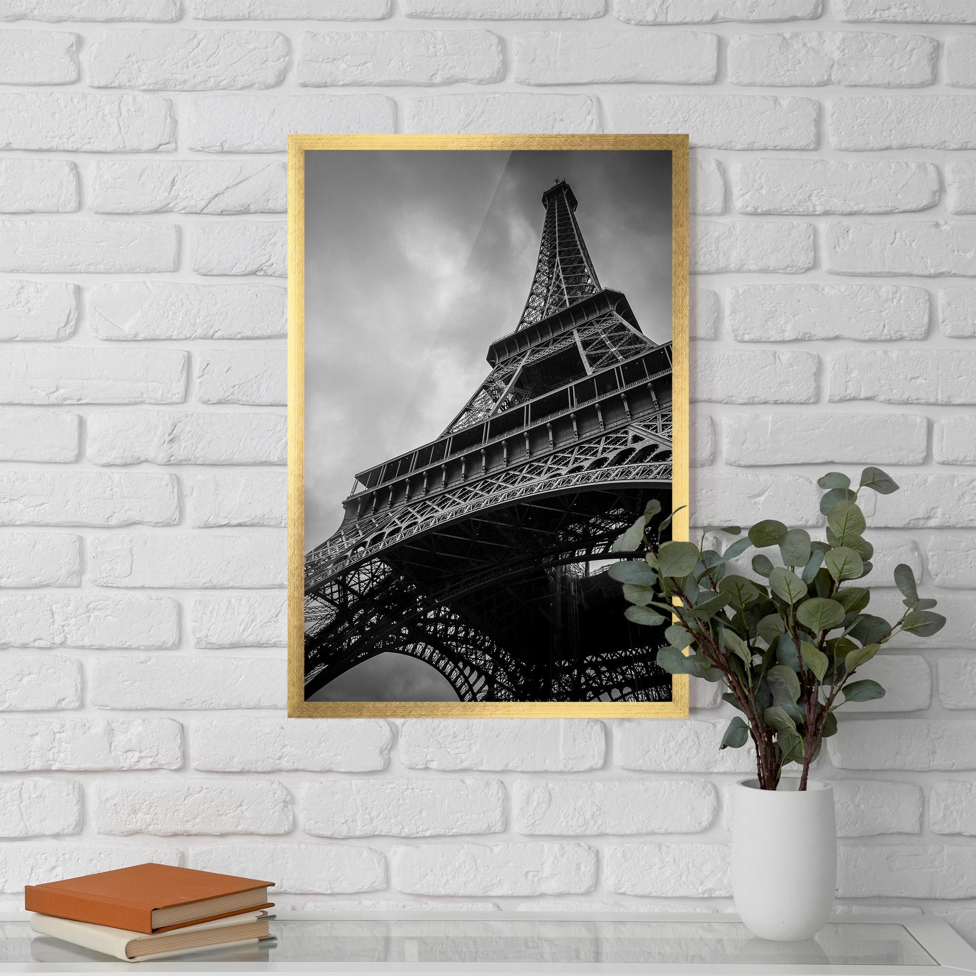 Keretezett Poszter Eiffel Grey Tower mockup 5
