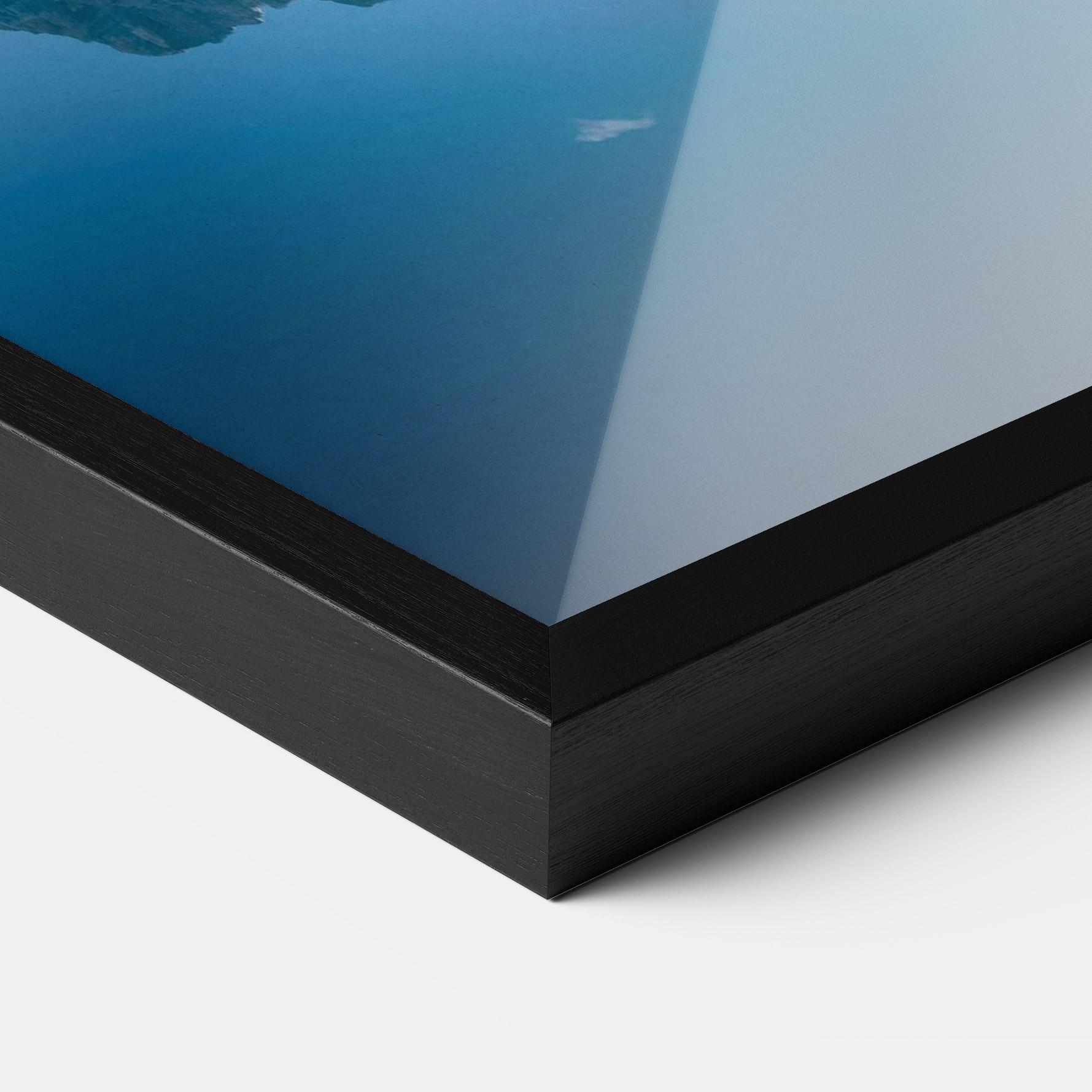 Keretezett Poszter Blue Mountain Lake mockup 3