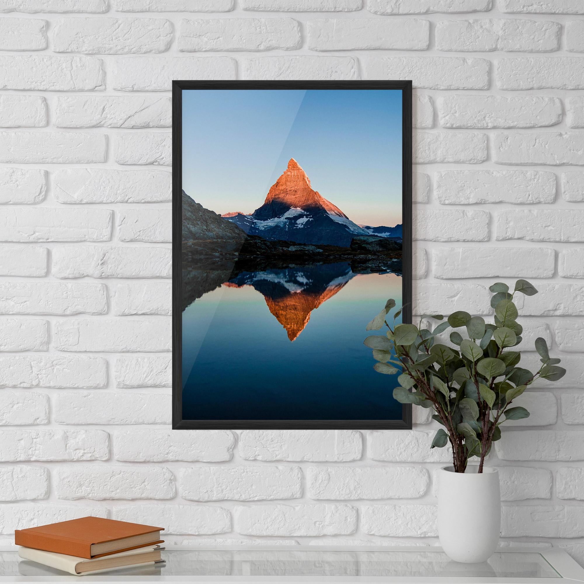 Keretezett Poszter Mirror Mountain mockup 5
