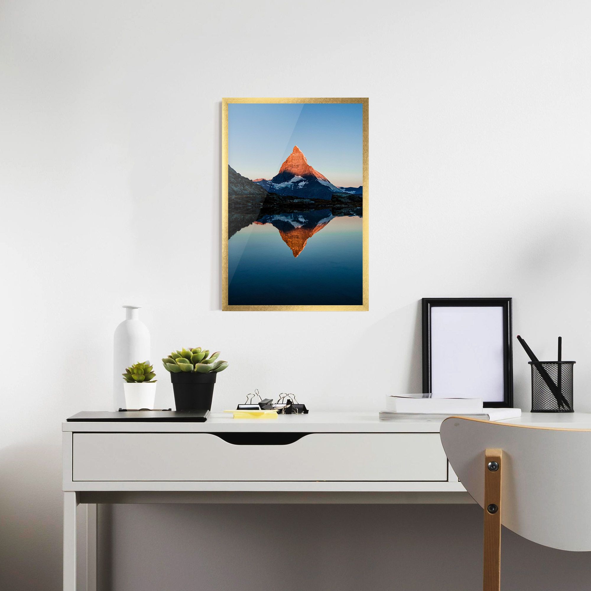 Mirror Mountain mockup 7