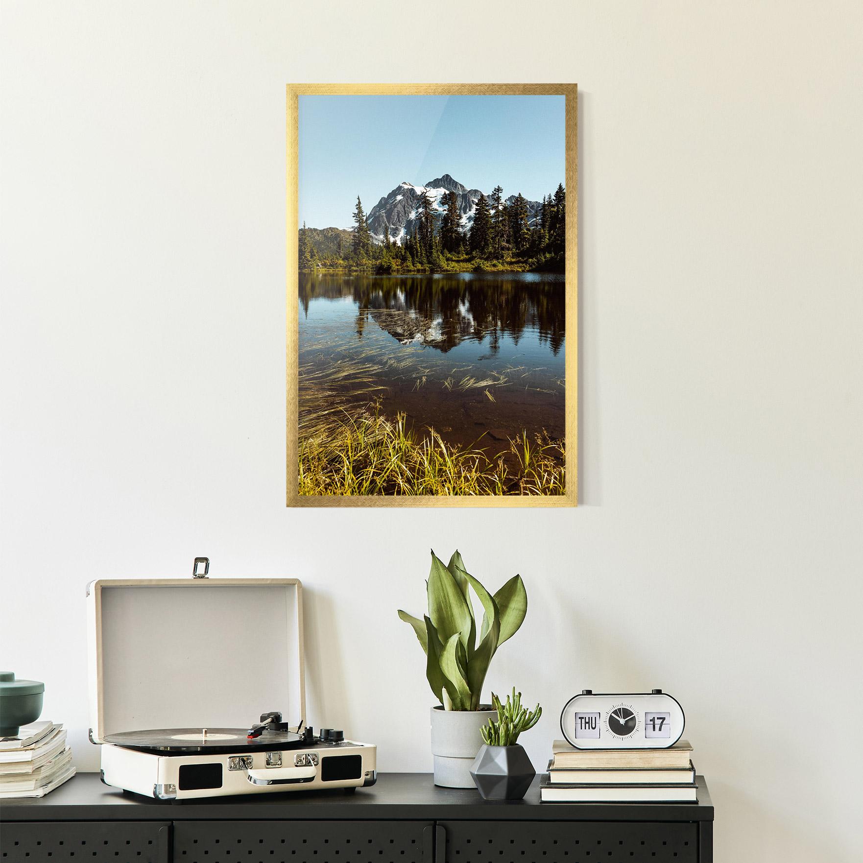Keretezett Poszter Lake Snow Mountain mockup 2