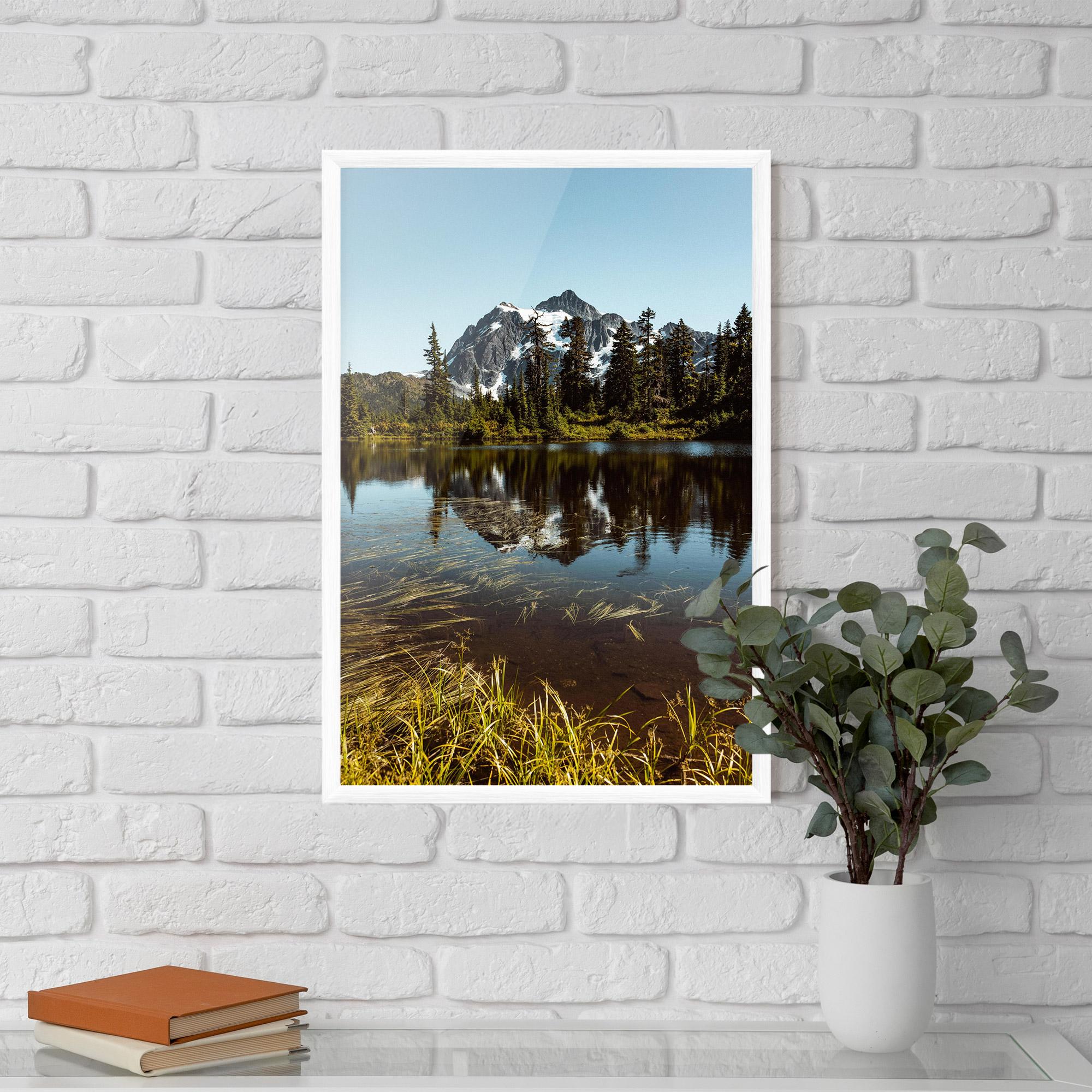 Keretezett Poszter Lake Snow Mountain mockup 5