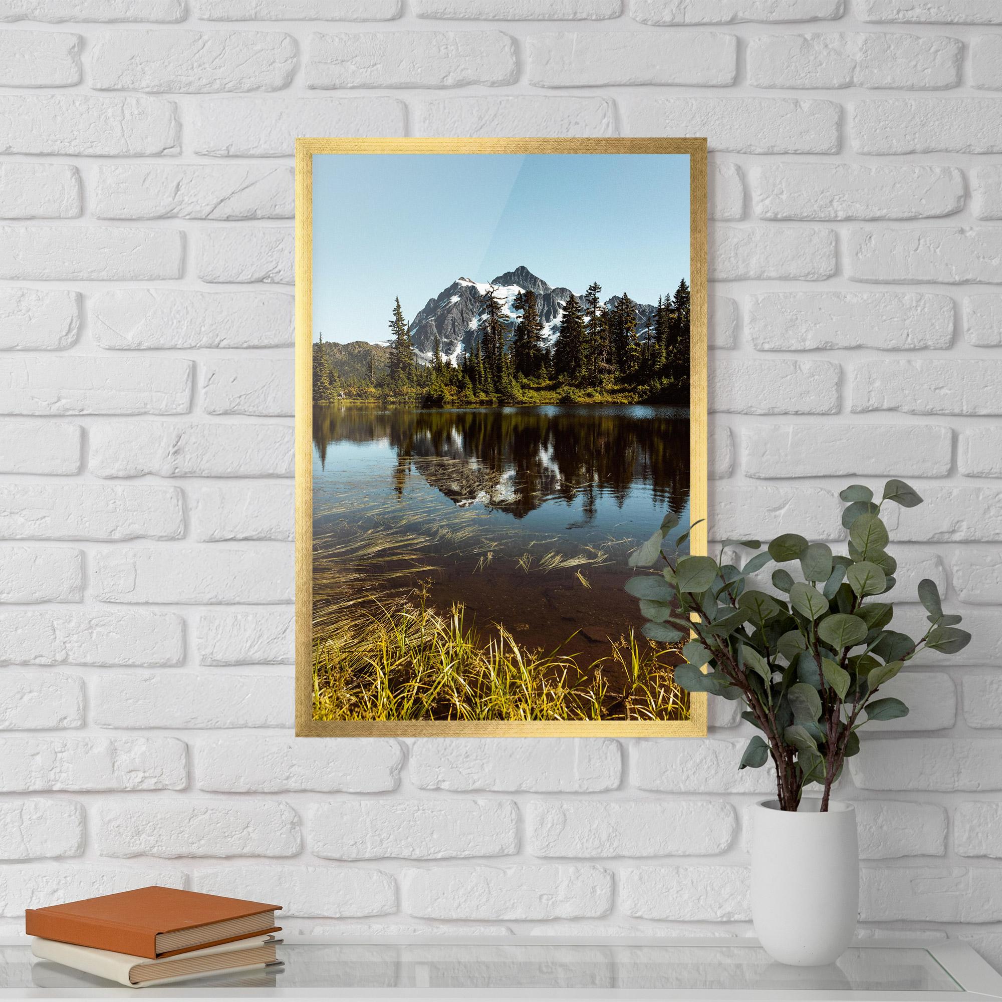 Keretezett Poszter Lake Snow Mountain mockup 5