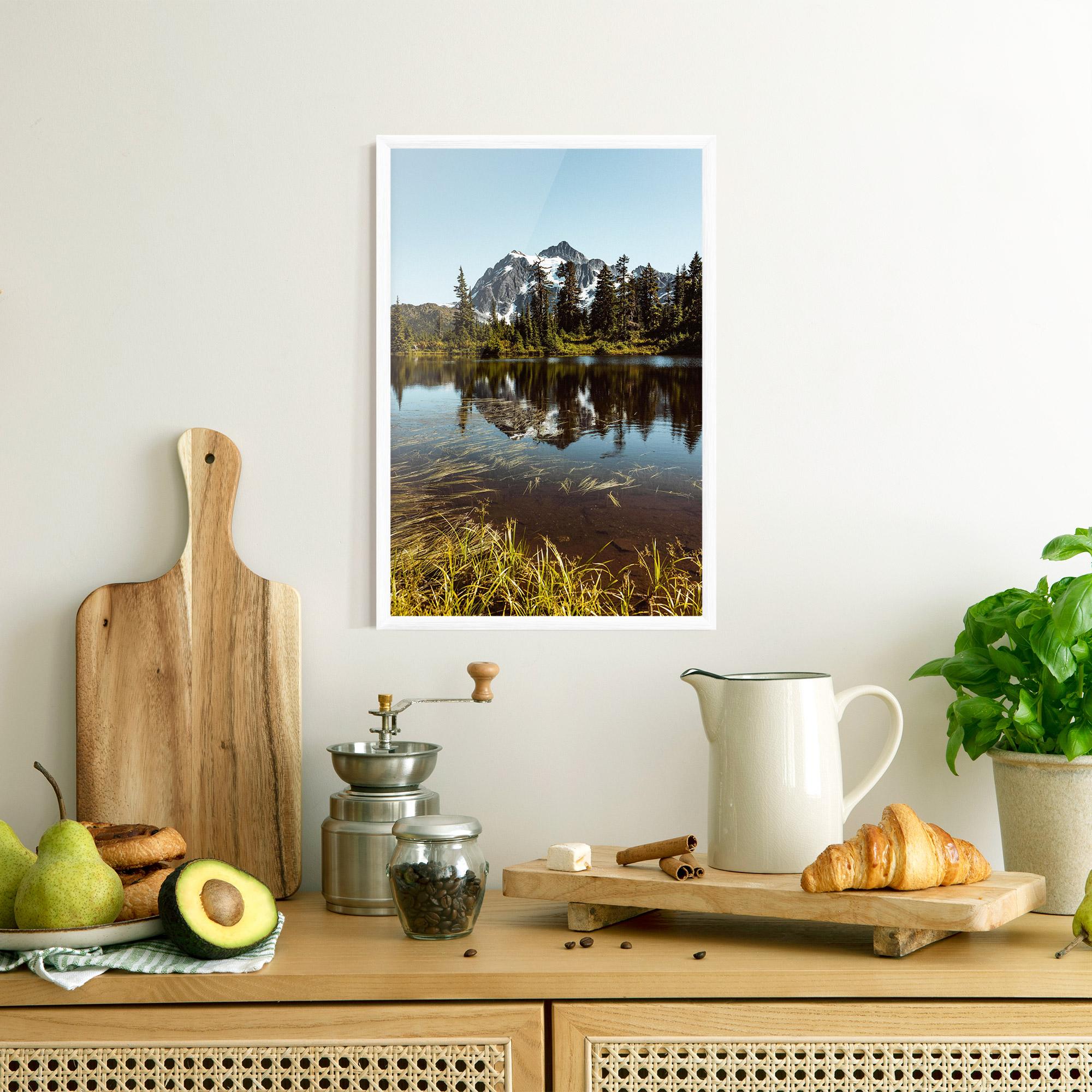 Keretezett Poszter Lake Snow Mountain mockup 8