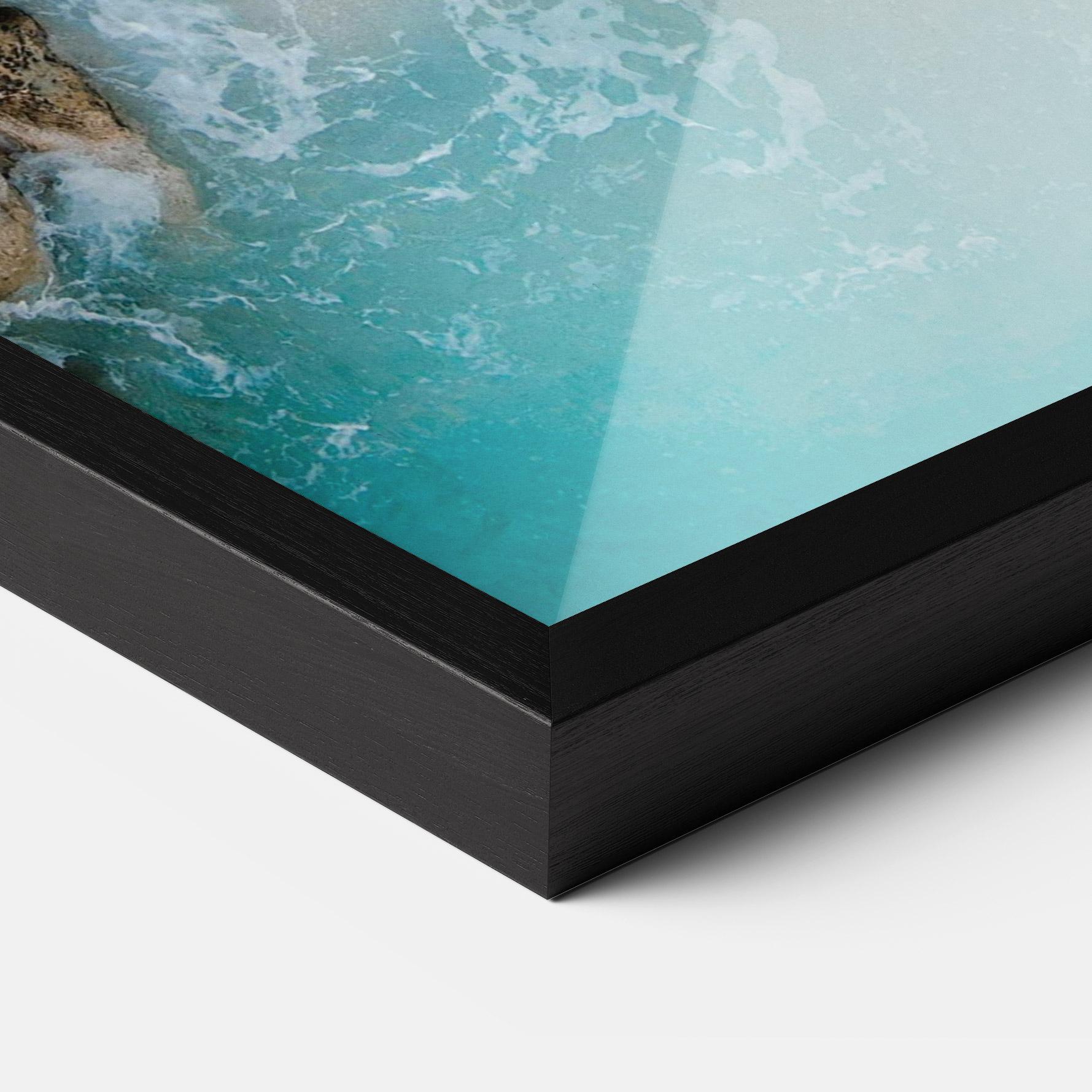 Keretezett Poszter Private White Cave mockup 3