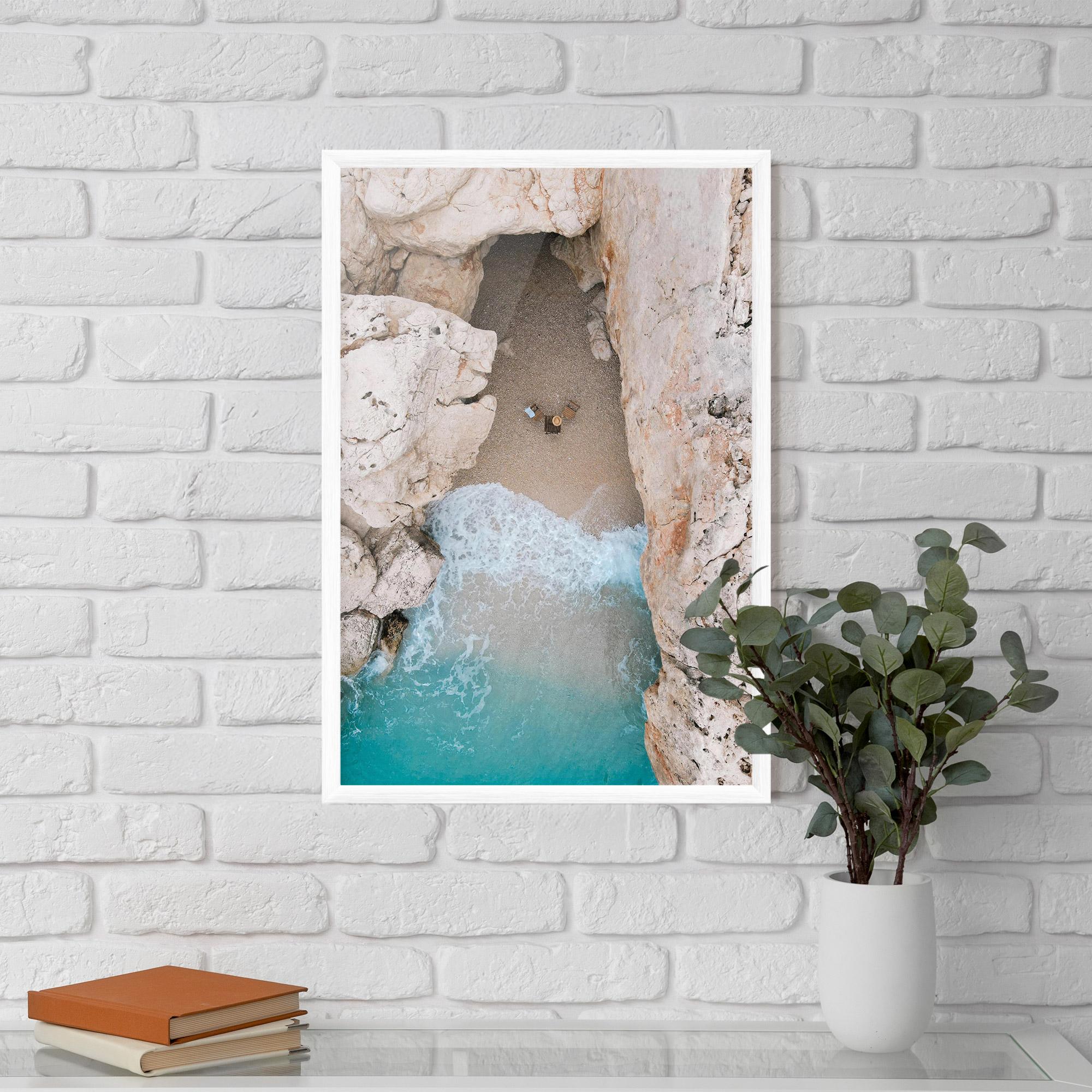 Keretezett Poszter Private White Cave mockup 5