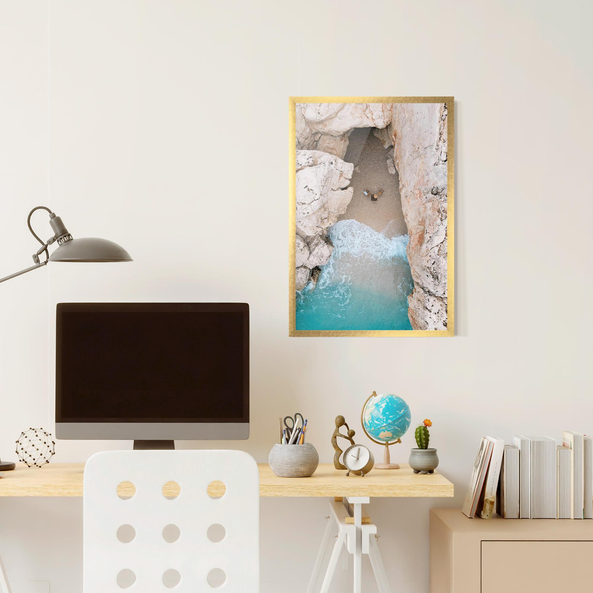 Keretezett Poszter Private White Cave mockup 6