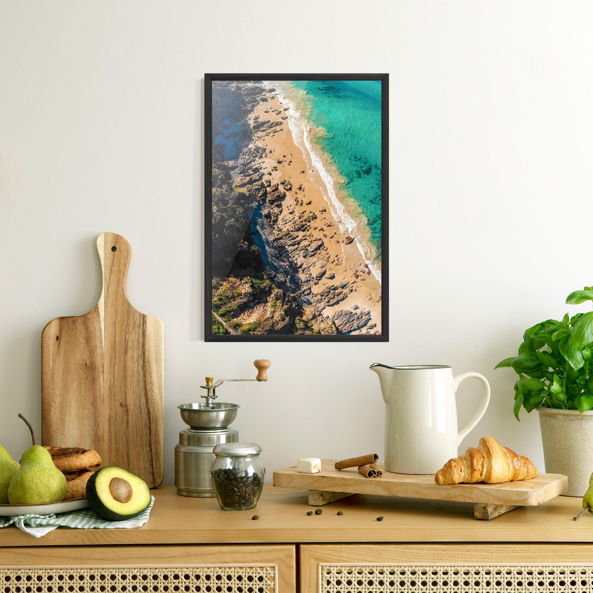 Keretezett Poszter Rocky Beach mockup 8