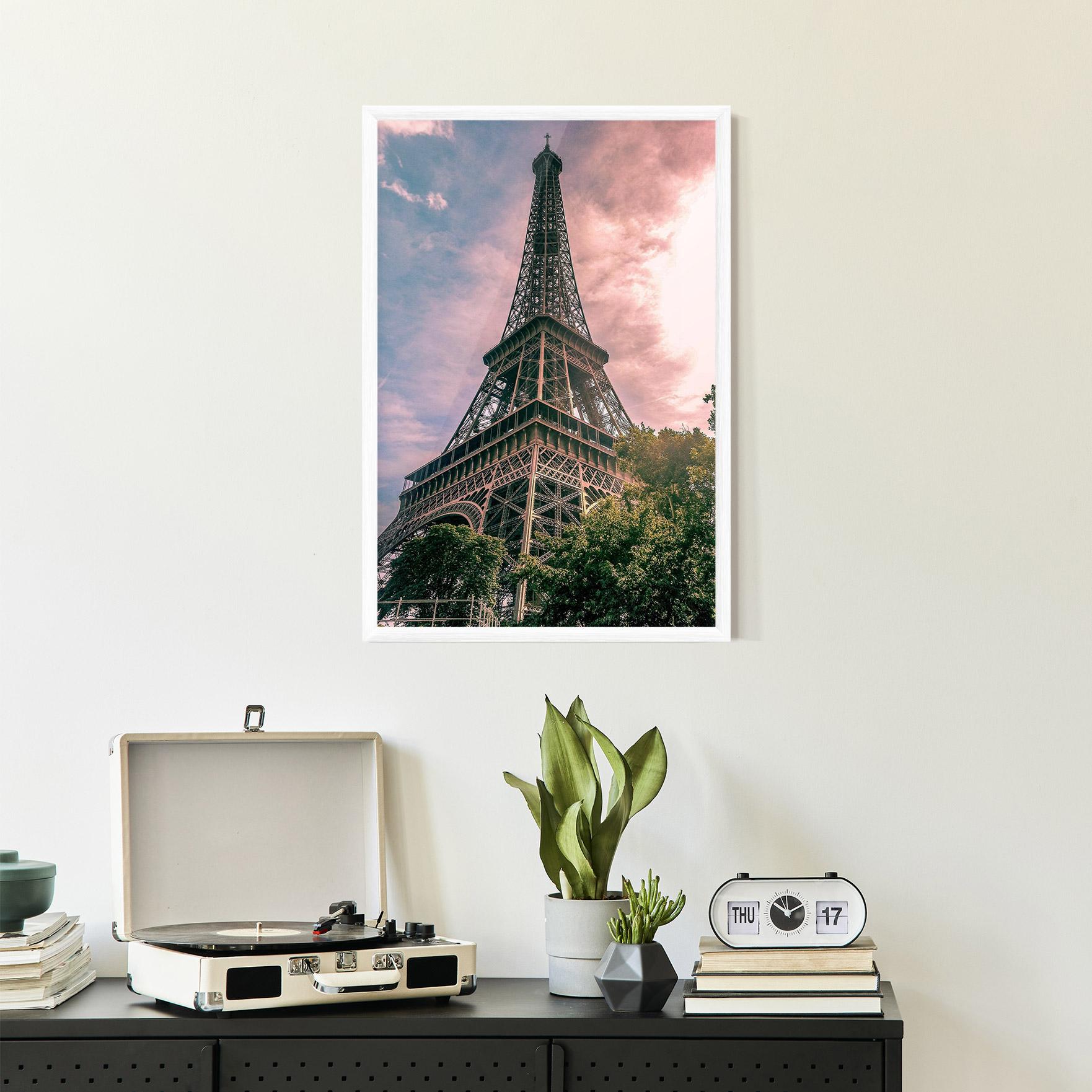 Keretezett Poszter Eiffel Under Pink Sky mockup 2