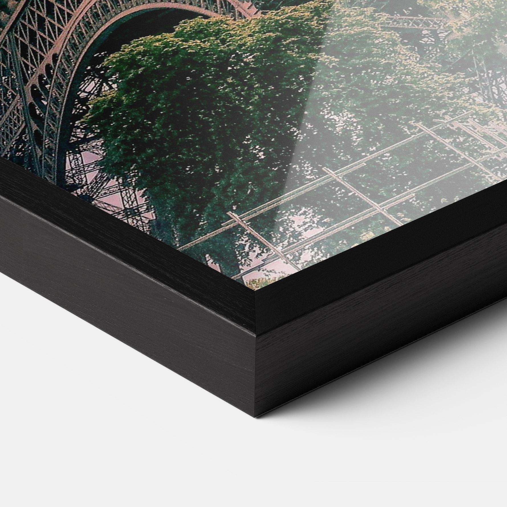 Keretezett Poszter Eiffel Under Pink Sky mockup 3