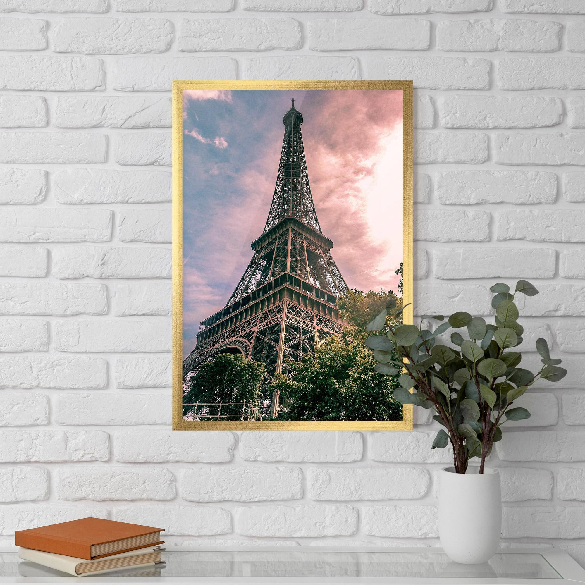 Keretezett Poszter Eiffel Under Pink Sky mockup 5