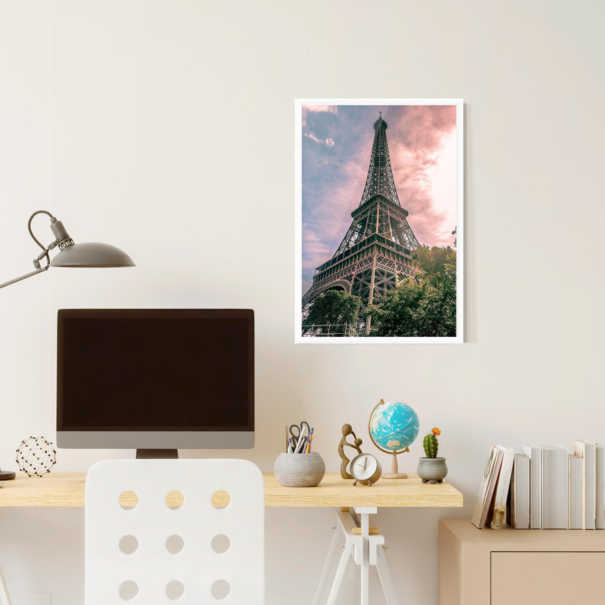 Keretezett Poszter Eiffel Under Pink Sky mockup 6