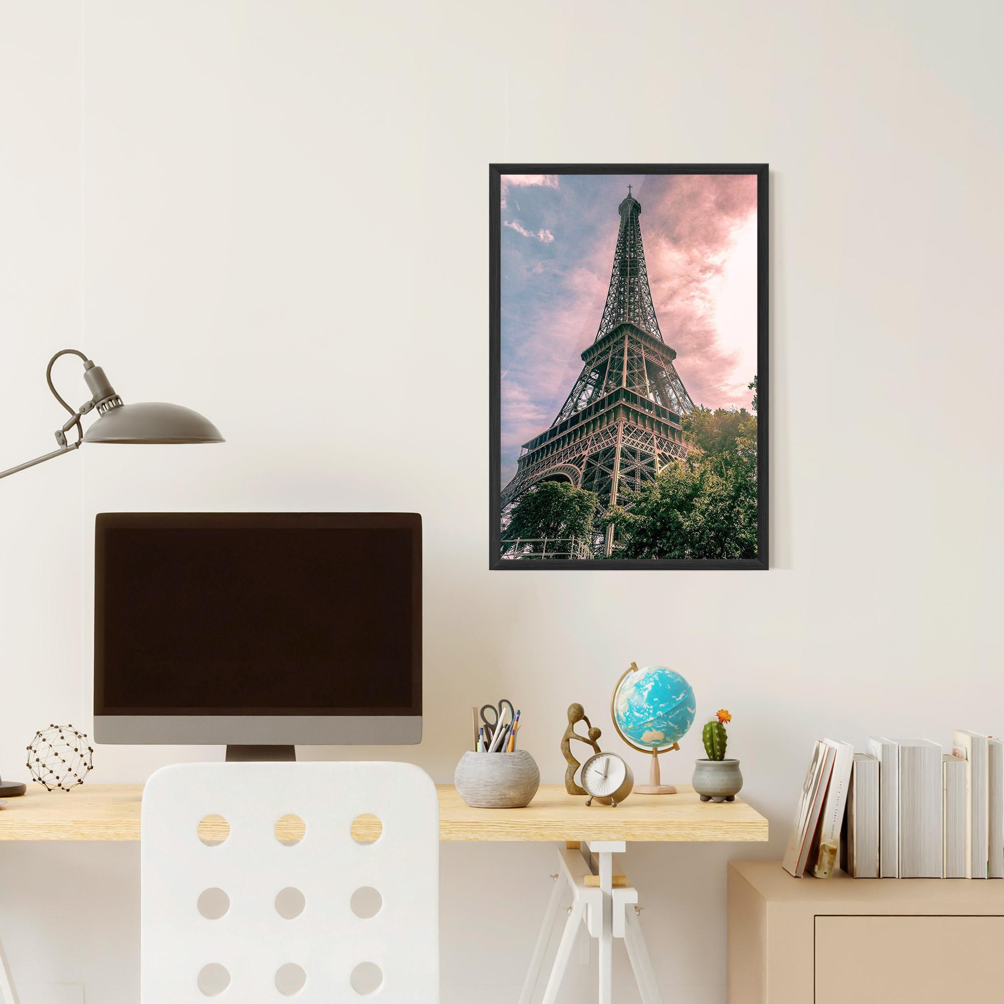Keretezett Poszter Eiffel Under Pink Sky mockup 6