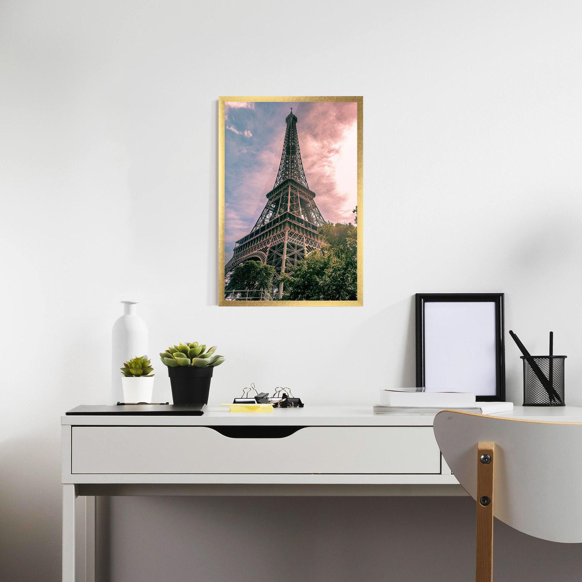 Keretezett Poszter Eiffel Under Pink Sky mockup 7