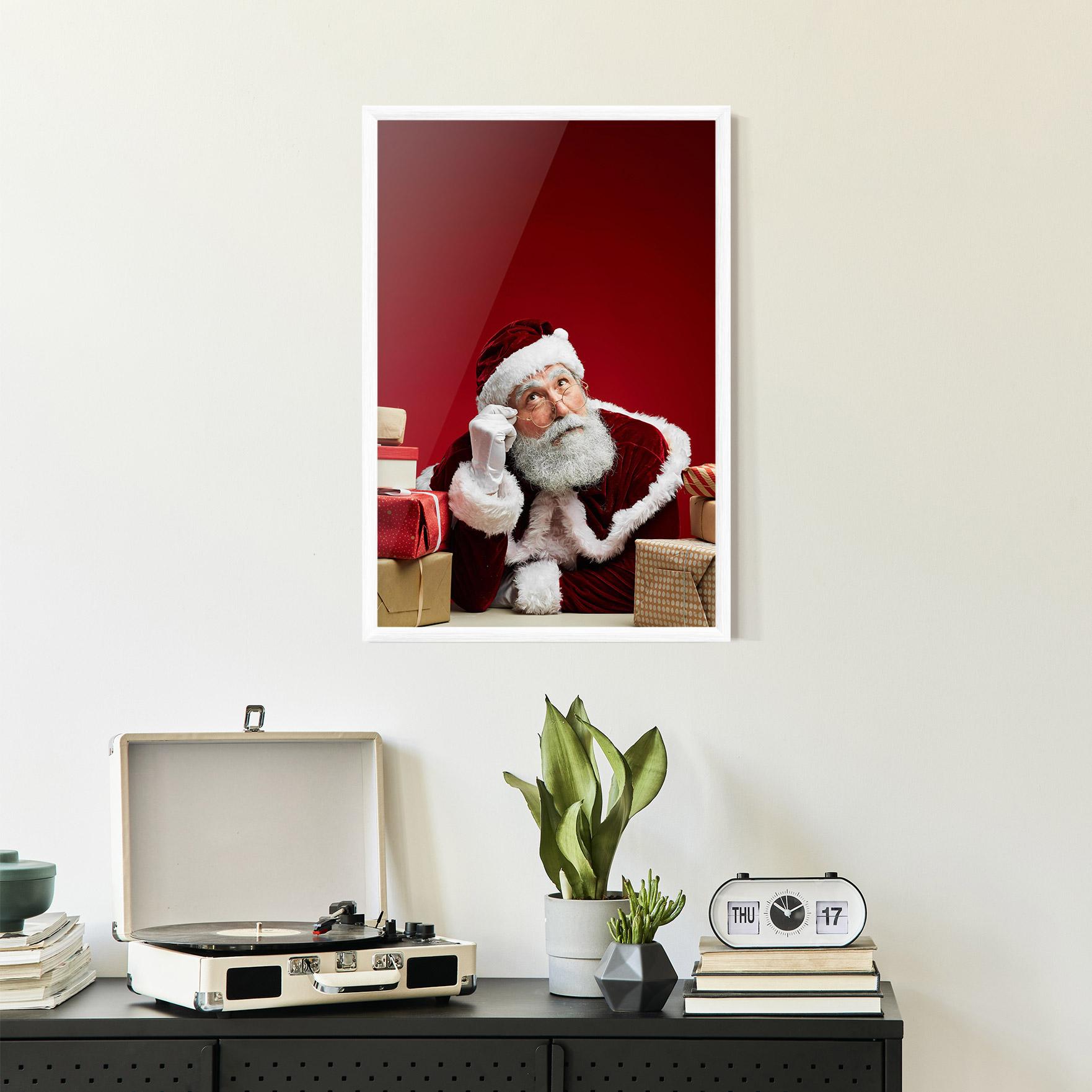 Keretezett Poszter Pensive Santa mockup 2