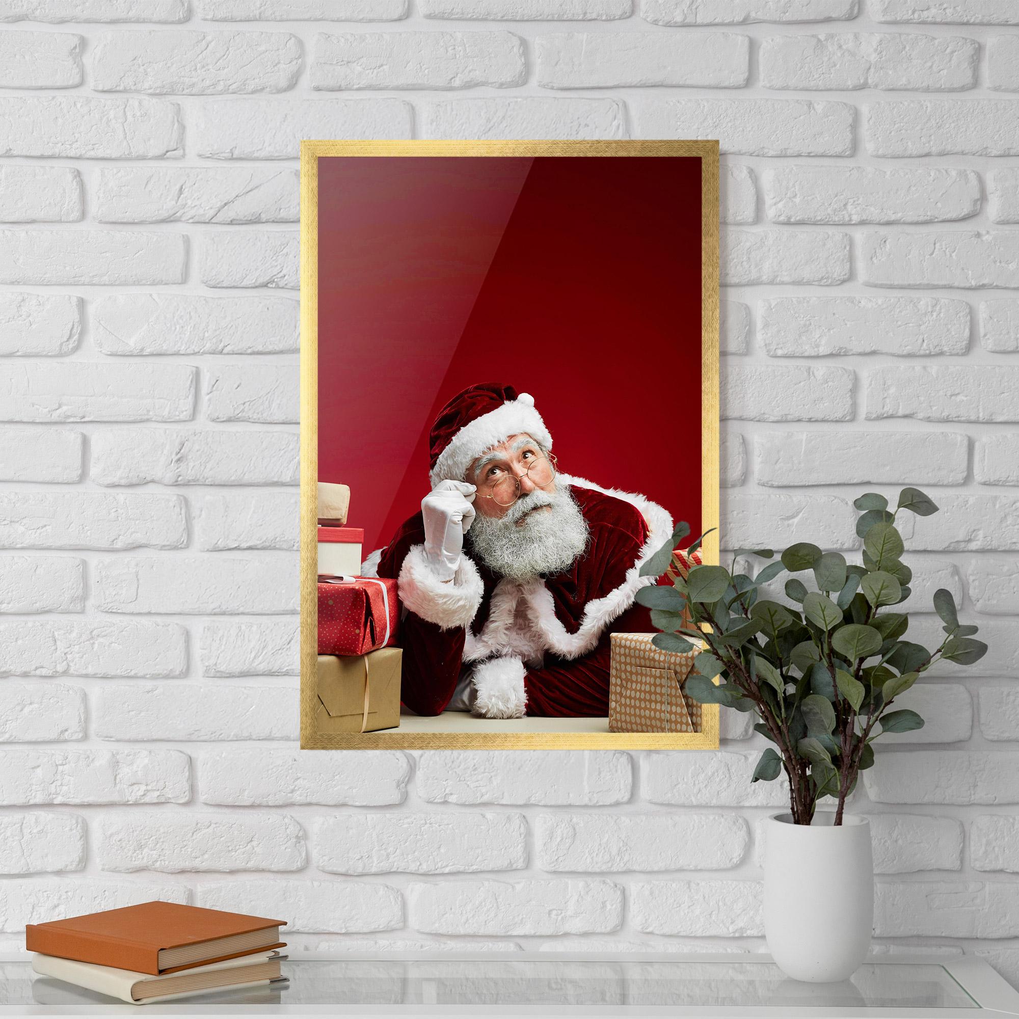 Keretezett Poszter Pensive Santa mockup 5