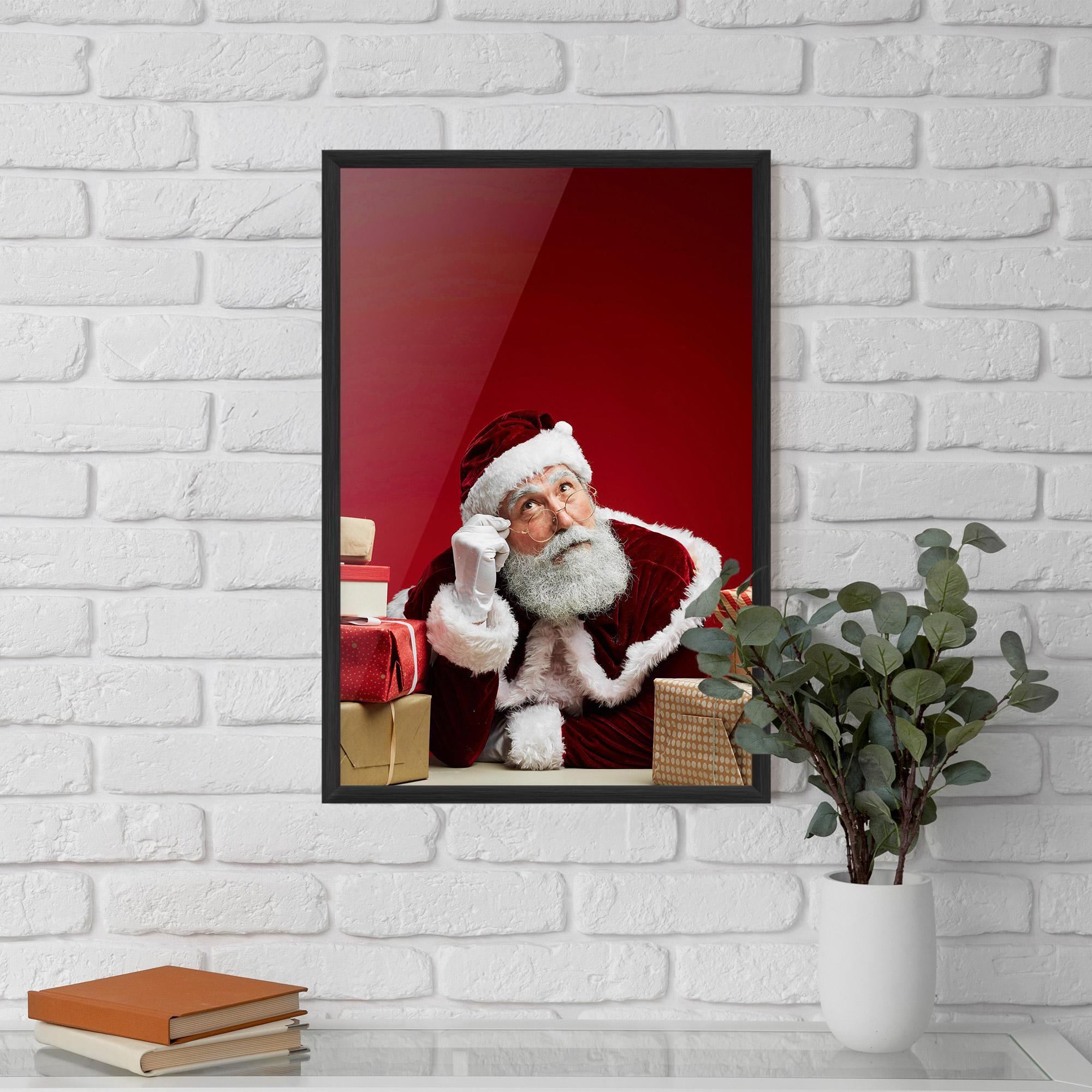 Keretezett Poszter Pensive Santa mockup 5