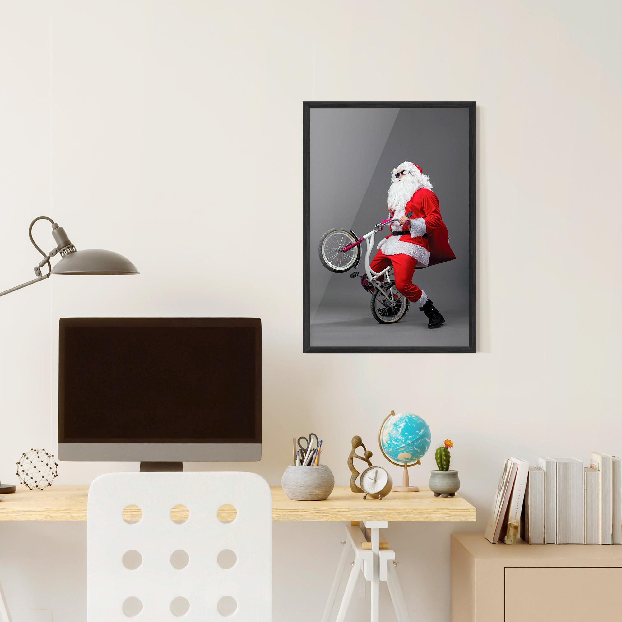 Keretezett Poszter Santa Rides Bicycle mockup 6