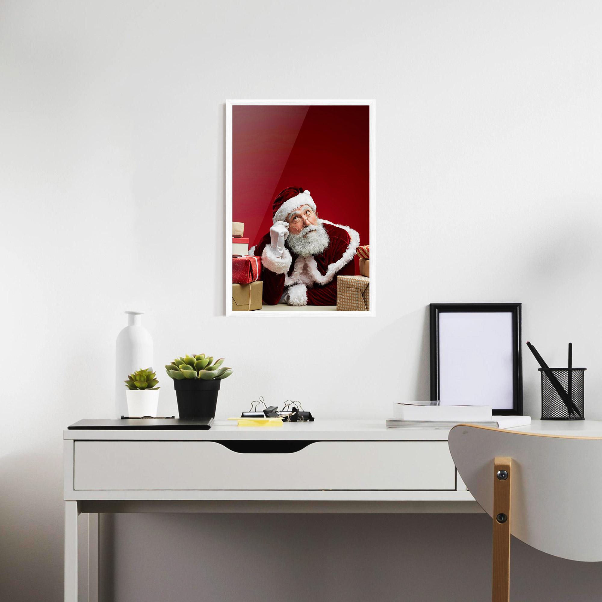 Keretezett Poszter Pensive Santa mockup 7