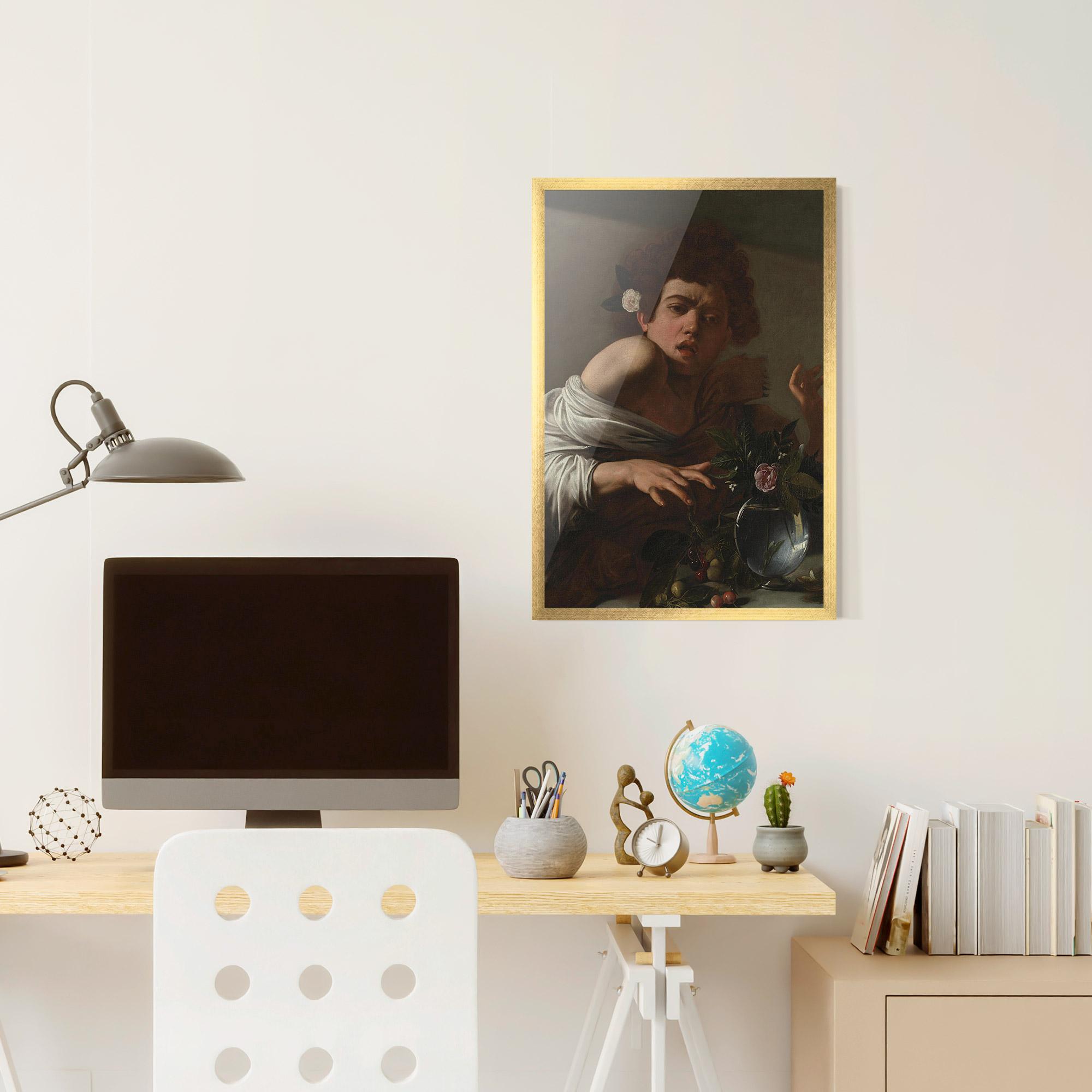 Keretezett Poszter Boy Bitten By A Lizard mockup 6