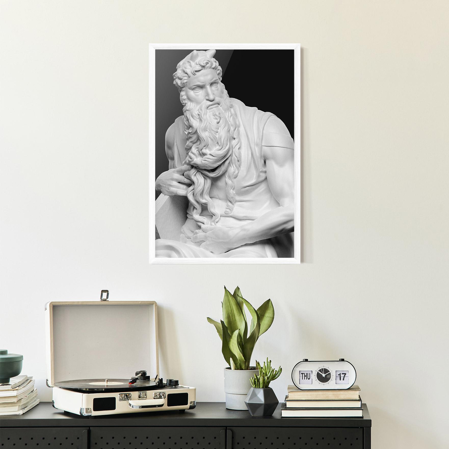 Keretezett Poszter Moses Statue mockup 2
