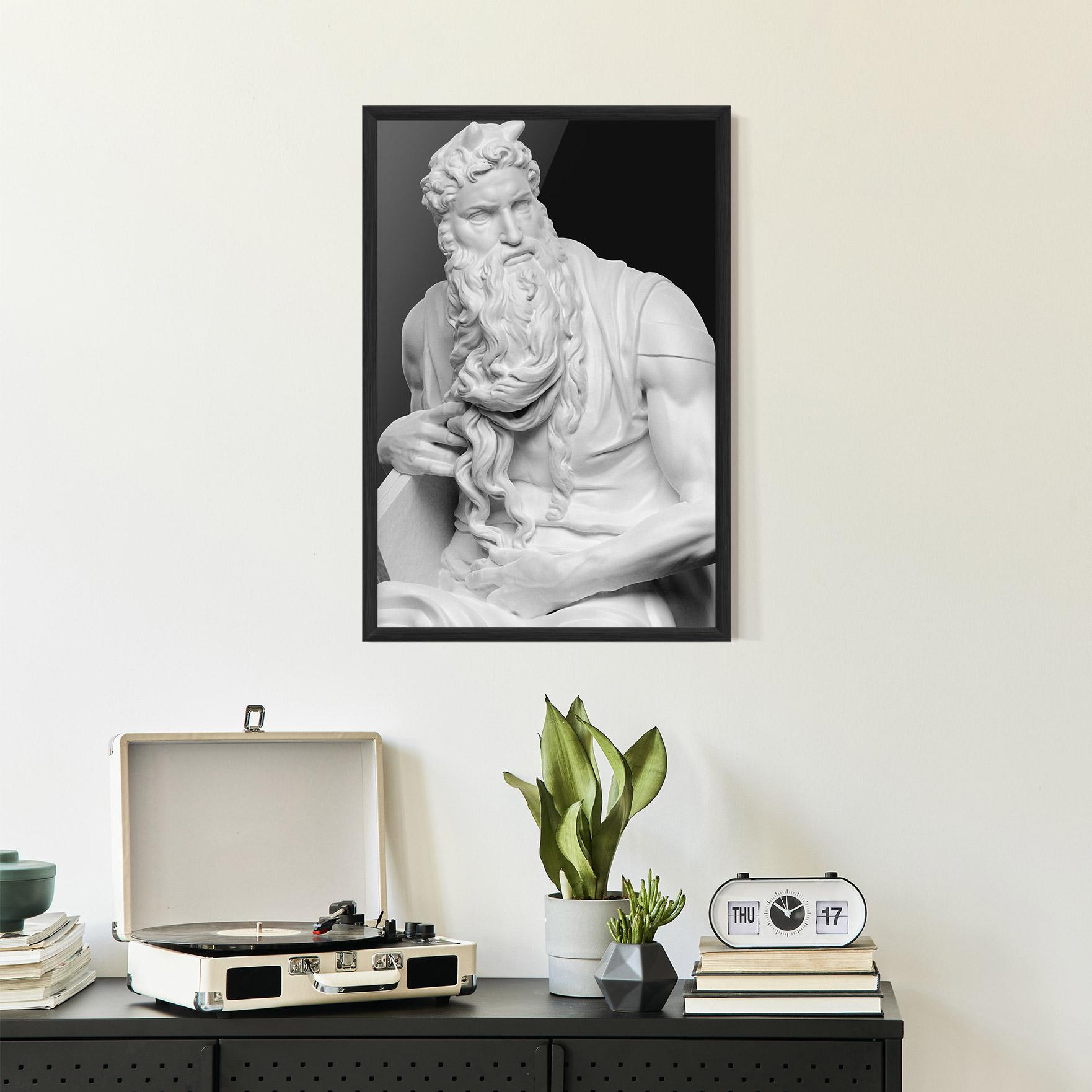 Keretezett Poszter Moses Statue mockup 2