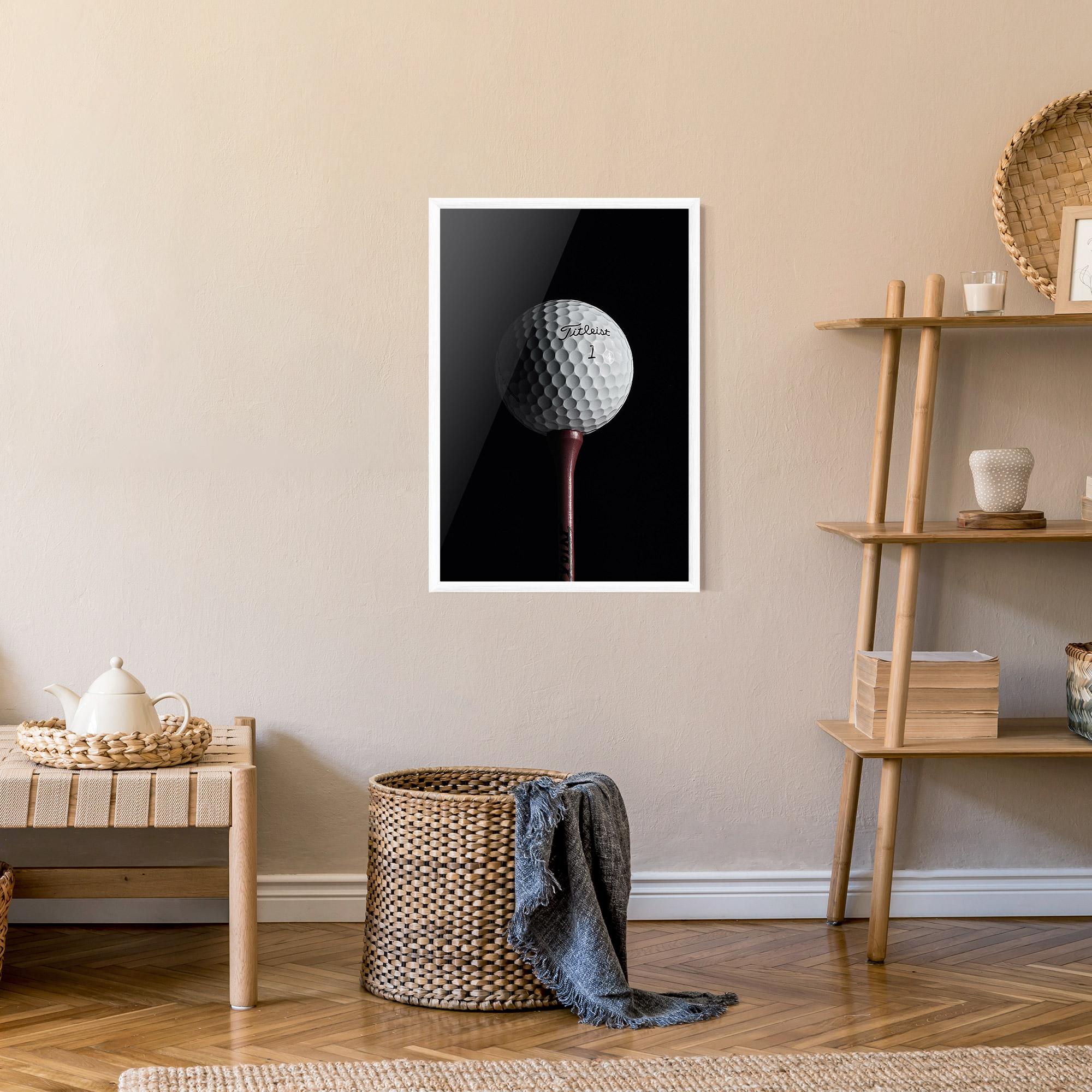Keretezett Poszter White Golf Ball On Black mockup 9