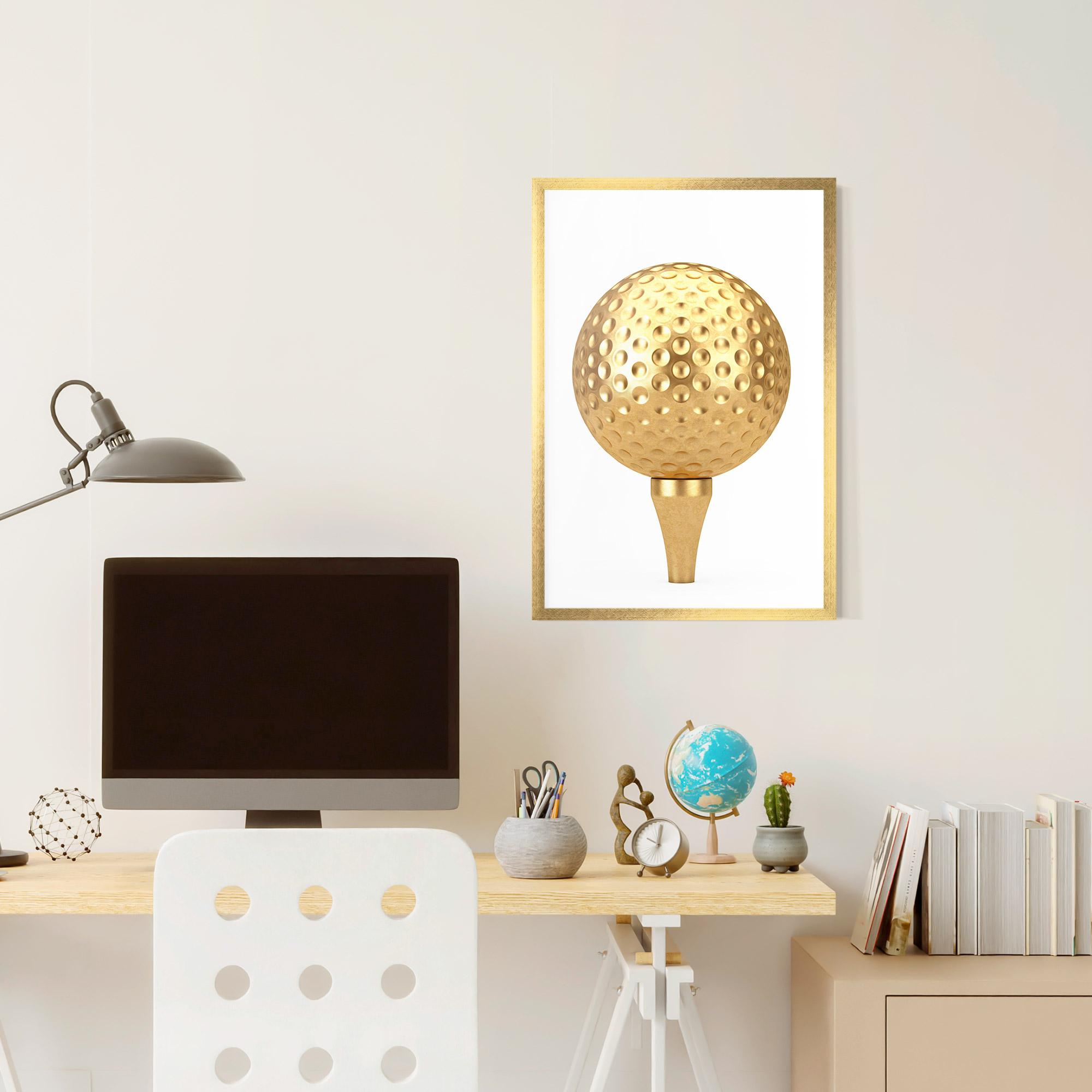 Keretezett Poszter Golden Golf Ball mockup 6