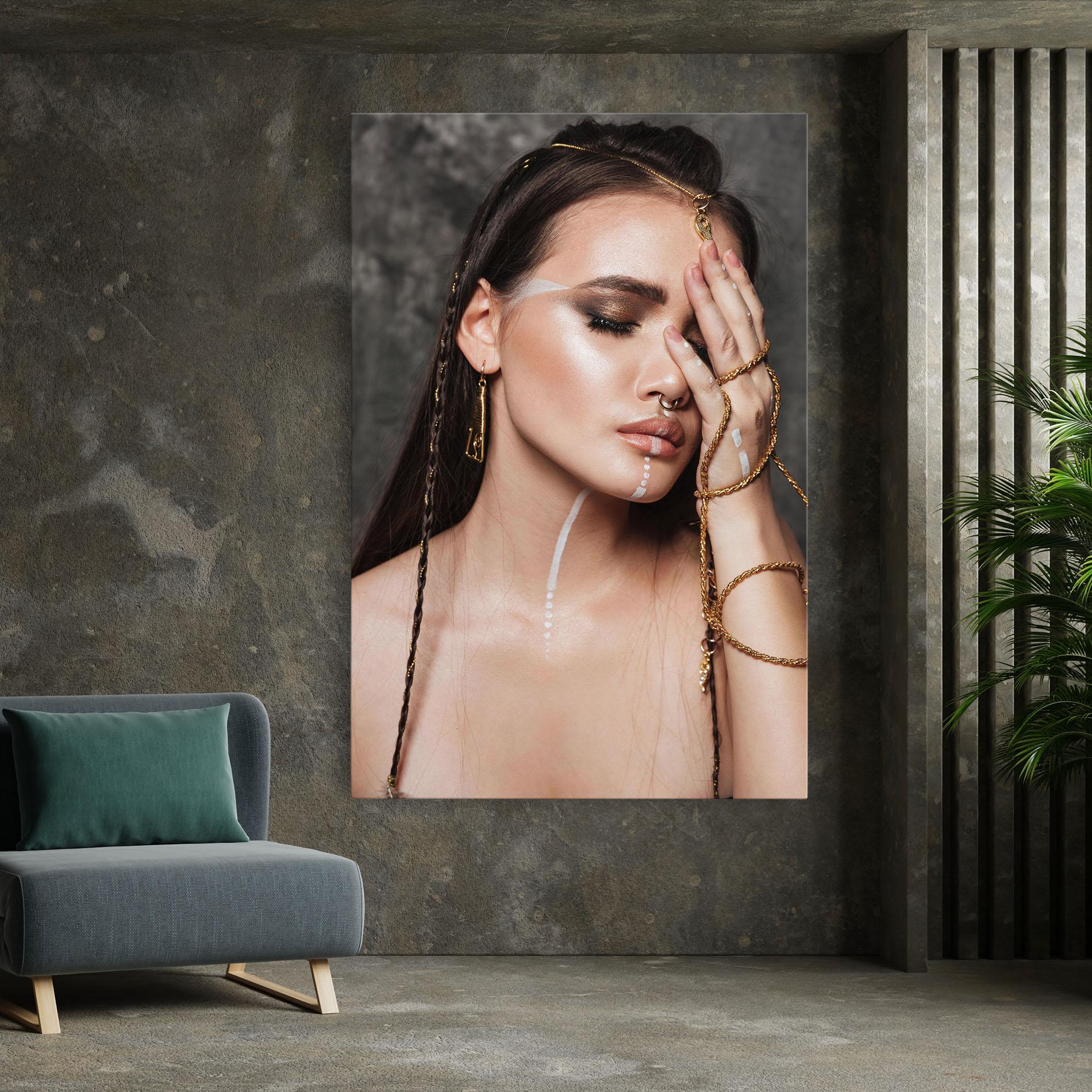 Vászonkép Gold Hand Accessory mockup 7