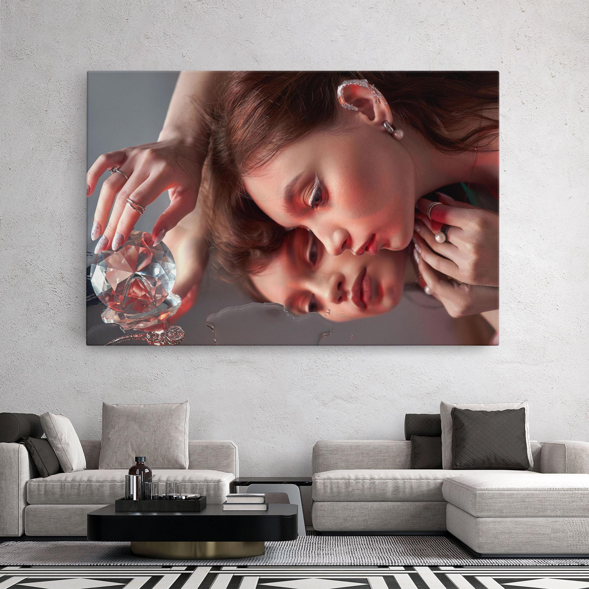 Vászonkép Big Diamond Hand mockup 2